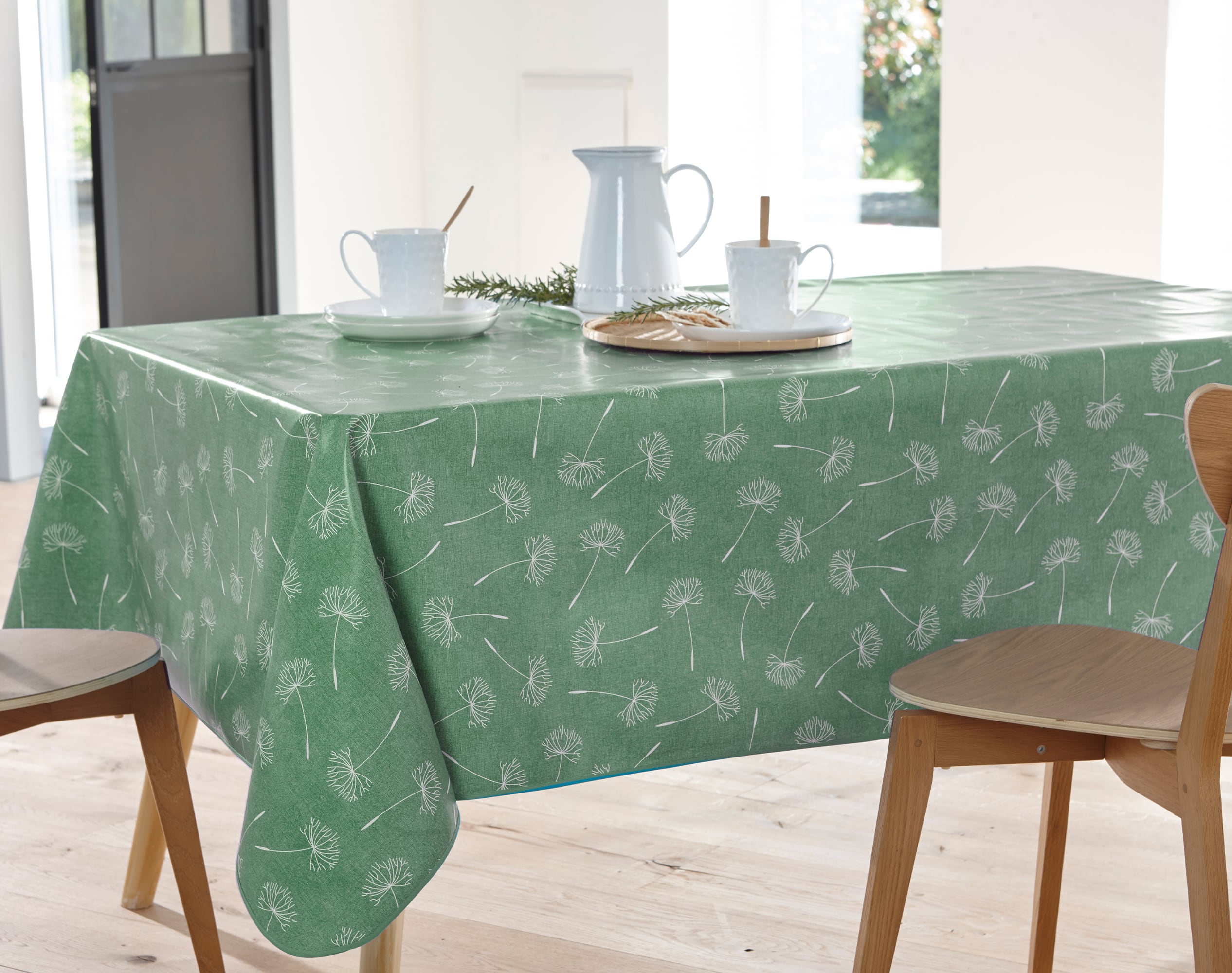 Nappe rectangulaire vert en Pvc et Synthetique 138x250 Nappe rectangulaire vert en Pvc et Synthetique 138x250