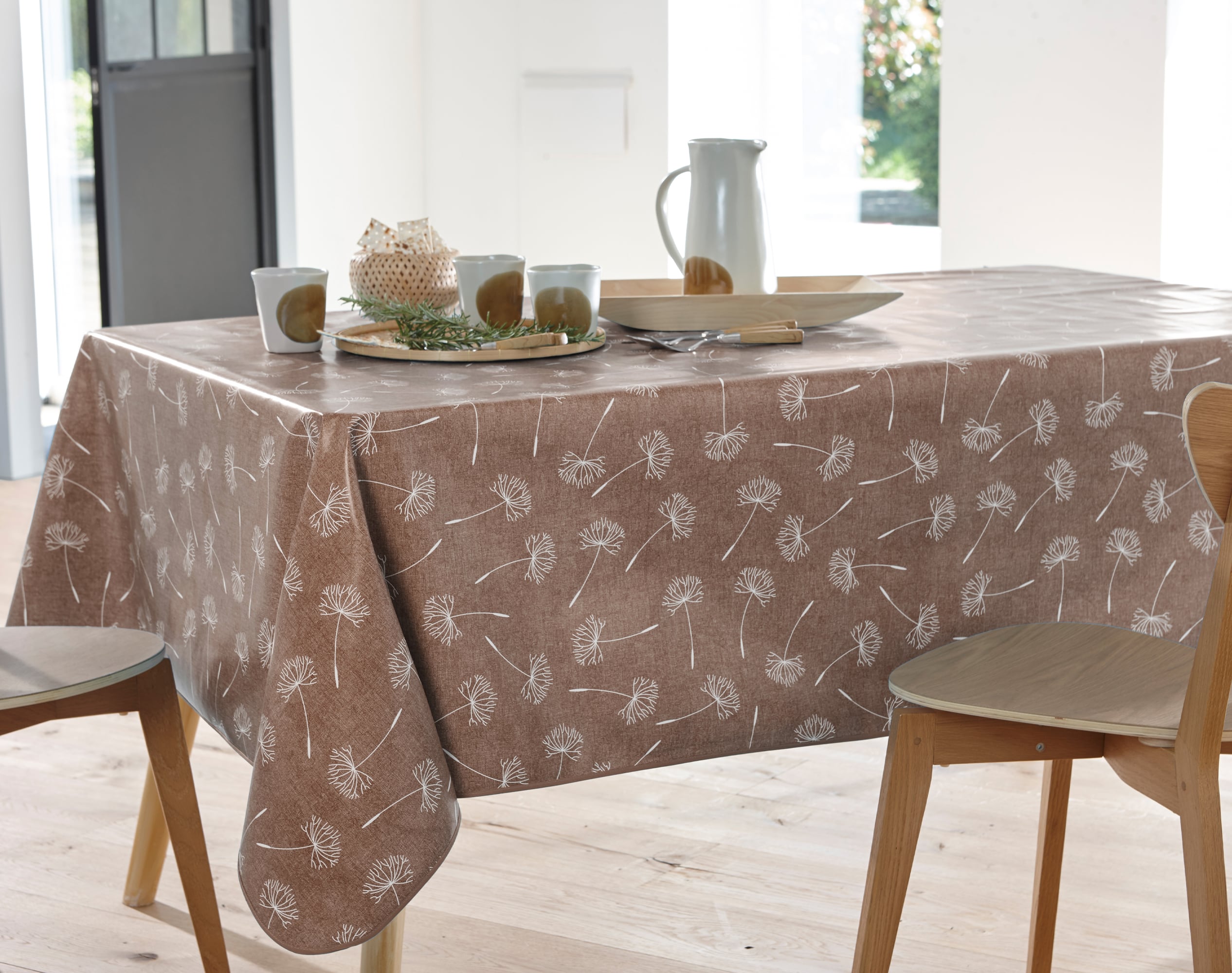 Nappe rectangulaire marron taupe en à motifs 138x250 Nappe rectangulaire marron taupe en à motifs 138x250