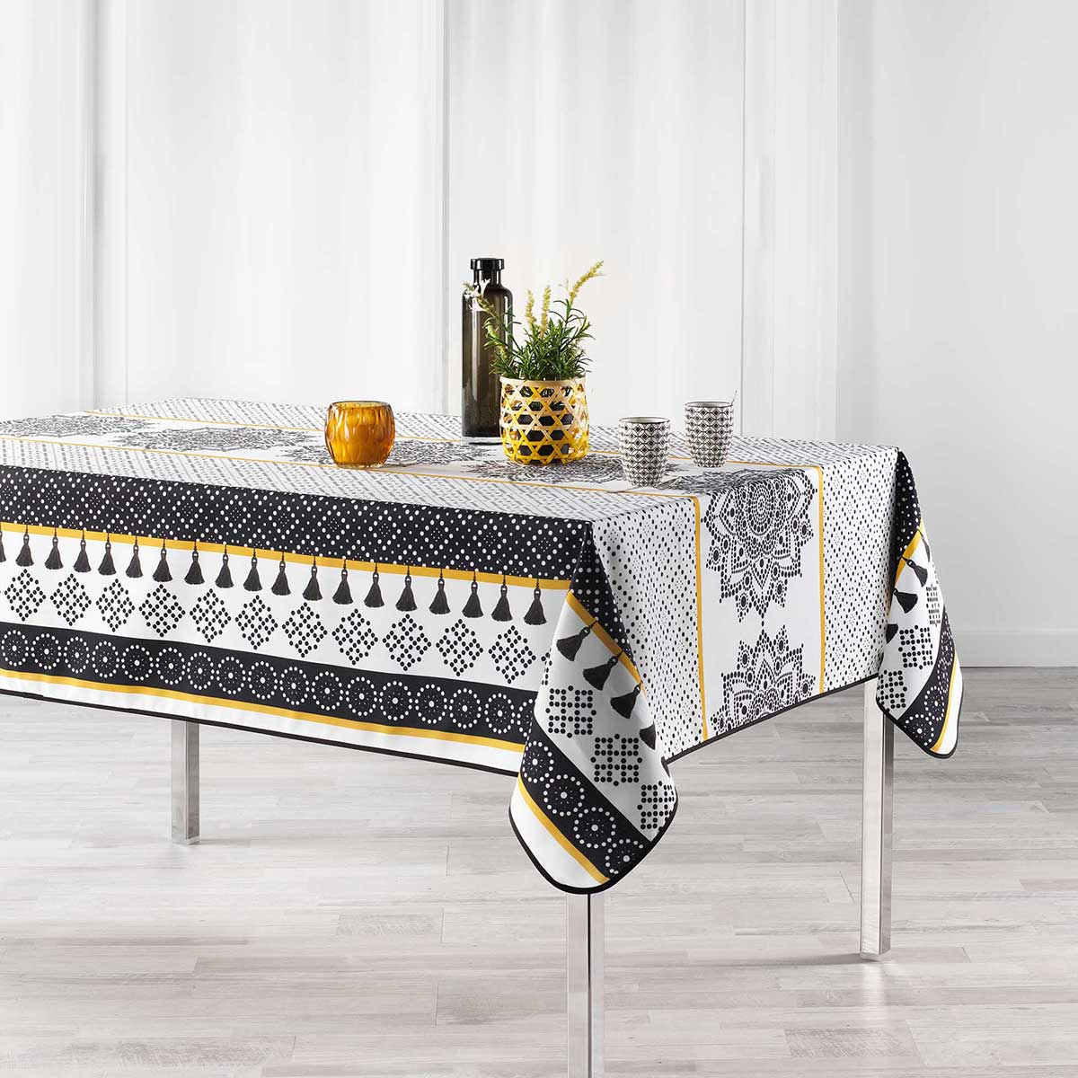 Nappe rectangulaire ethnique à impressions mandala Nappe rectangulaire ethnique à impressions mandala