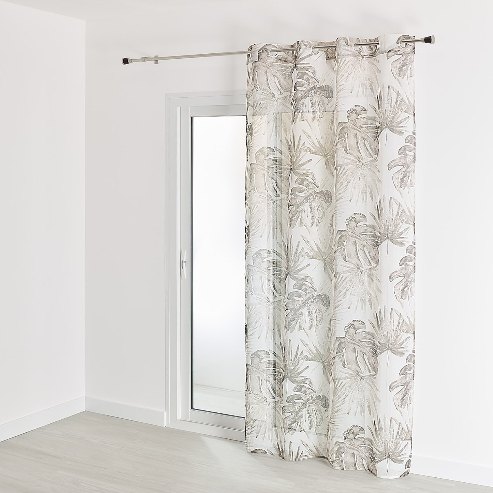 Voilage en étamine imprimé tropical polyester taupe 240x140 (photo) Voilage en étamine imprimé tropical polyester taupe 240x140