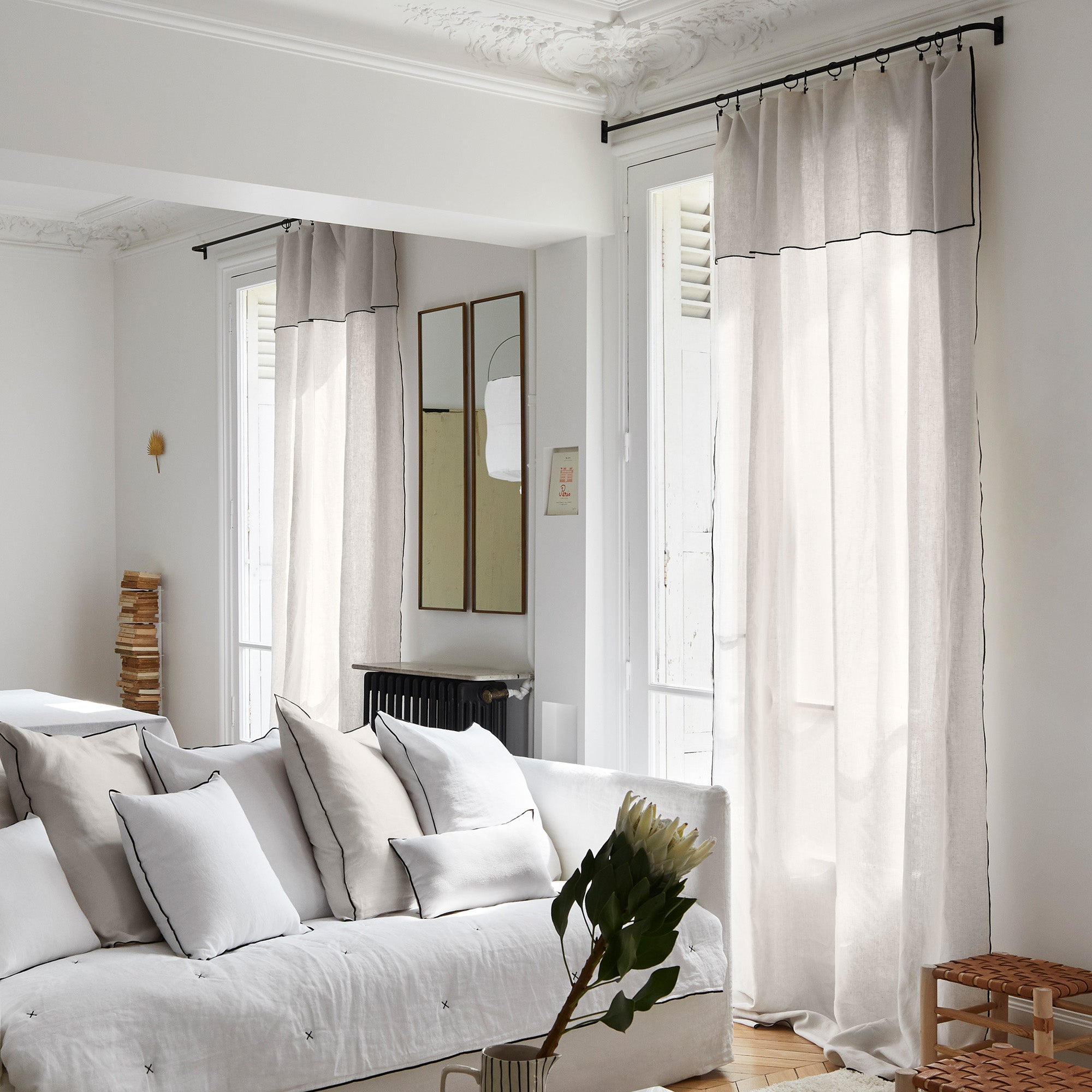 Panneau 200x280 cm Beige clair et bourdon noir en Lin Panneau 200x280 cm Beige clair et bourdon noir en Lin