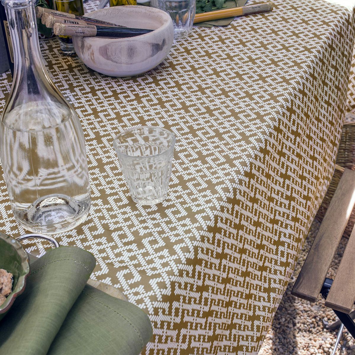 Nappe en satin de coton taupe 150x250cm Nappe en satin de coton taupe 150x250cm