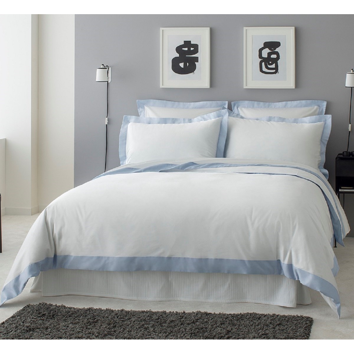 Drap plat luxe en Satin de coton Bleu ciel 240x310 cm Drap plat luxe en Satin de coton Bleu ciel 240x310 cm