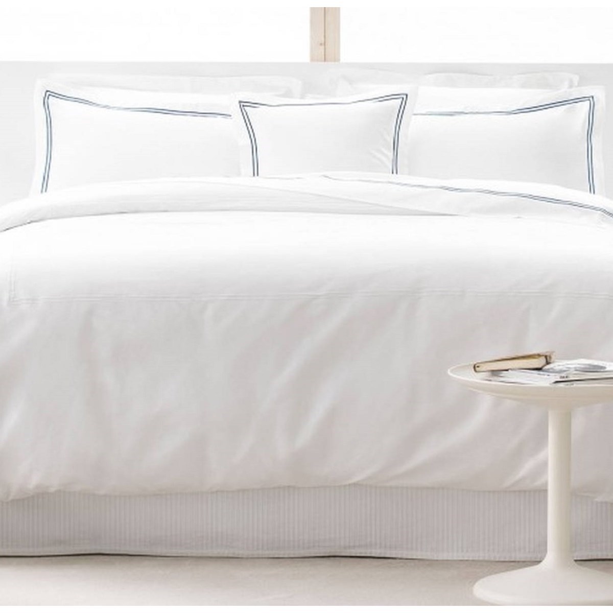 Drap plat luxe en Satin de coton Bleu 270x310 cm Drap plat luxe en Satin de coton Bleu 270x310 cm