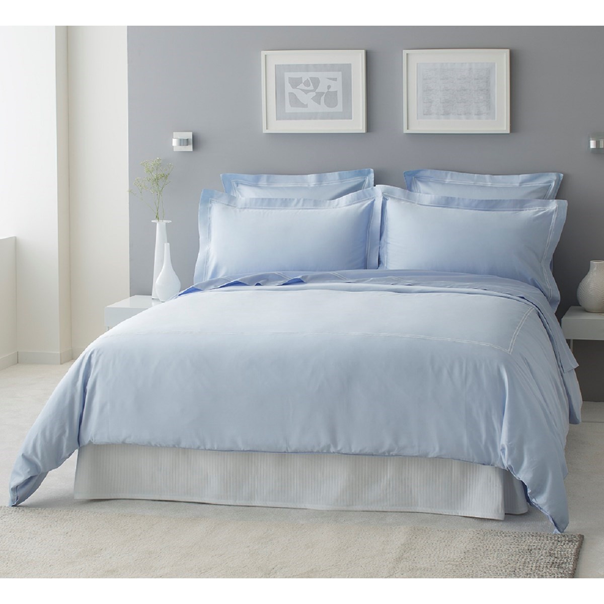Drap plat luxe en Satin de coton Bleu ciel 240x310 cm Drap plat luxe en Satin de coton Bleu ciel 240x310 cm