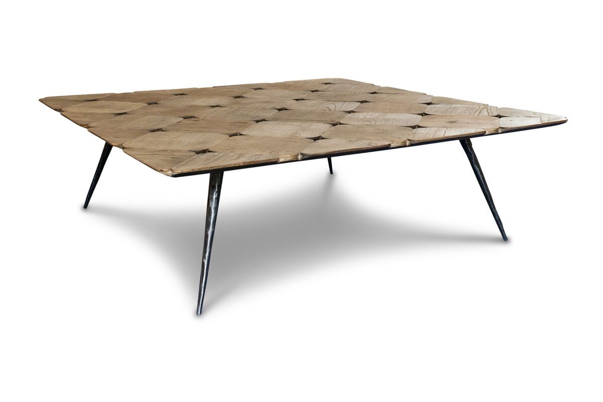 Grande table basse en bois marron (photo) Grande table basse en bois marron