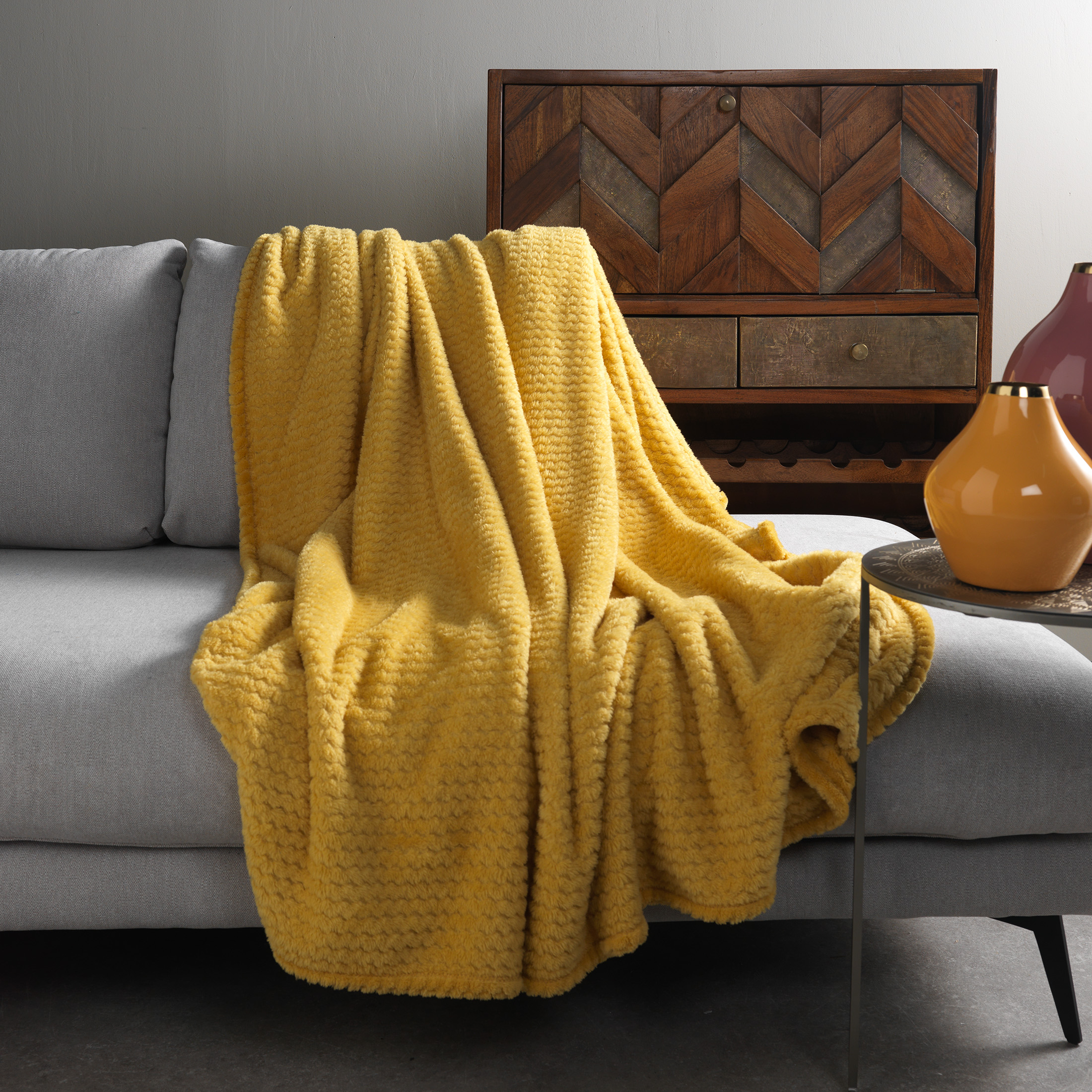 Plaid en polyester Jaune moutarde 150x200 (photo) Plaid en polyester Jaune moutarde 150x200