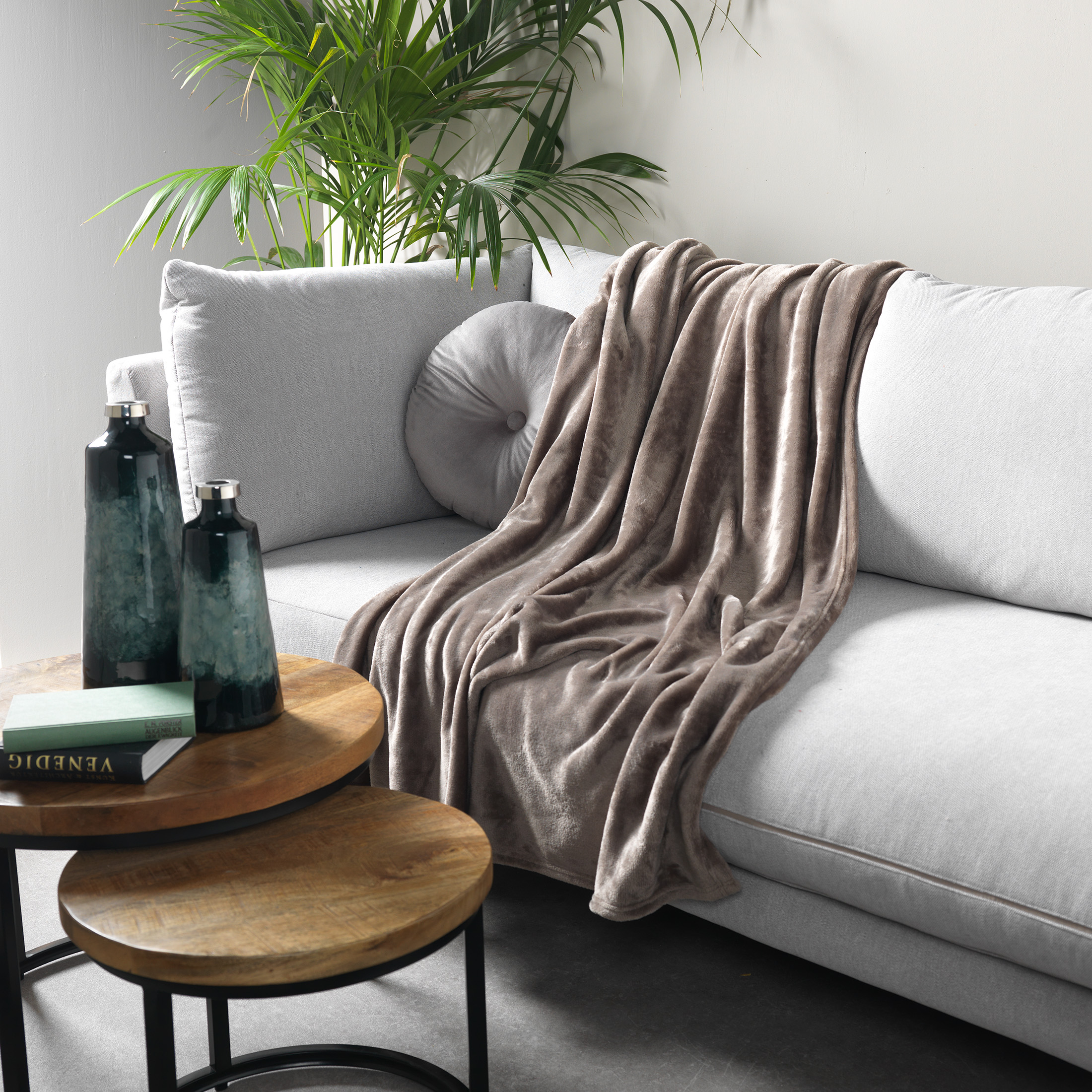 Plaid en polyester Marron 150x200 (photo) Plaid en polyester Marron 150x200