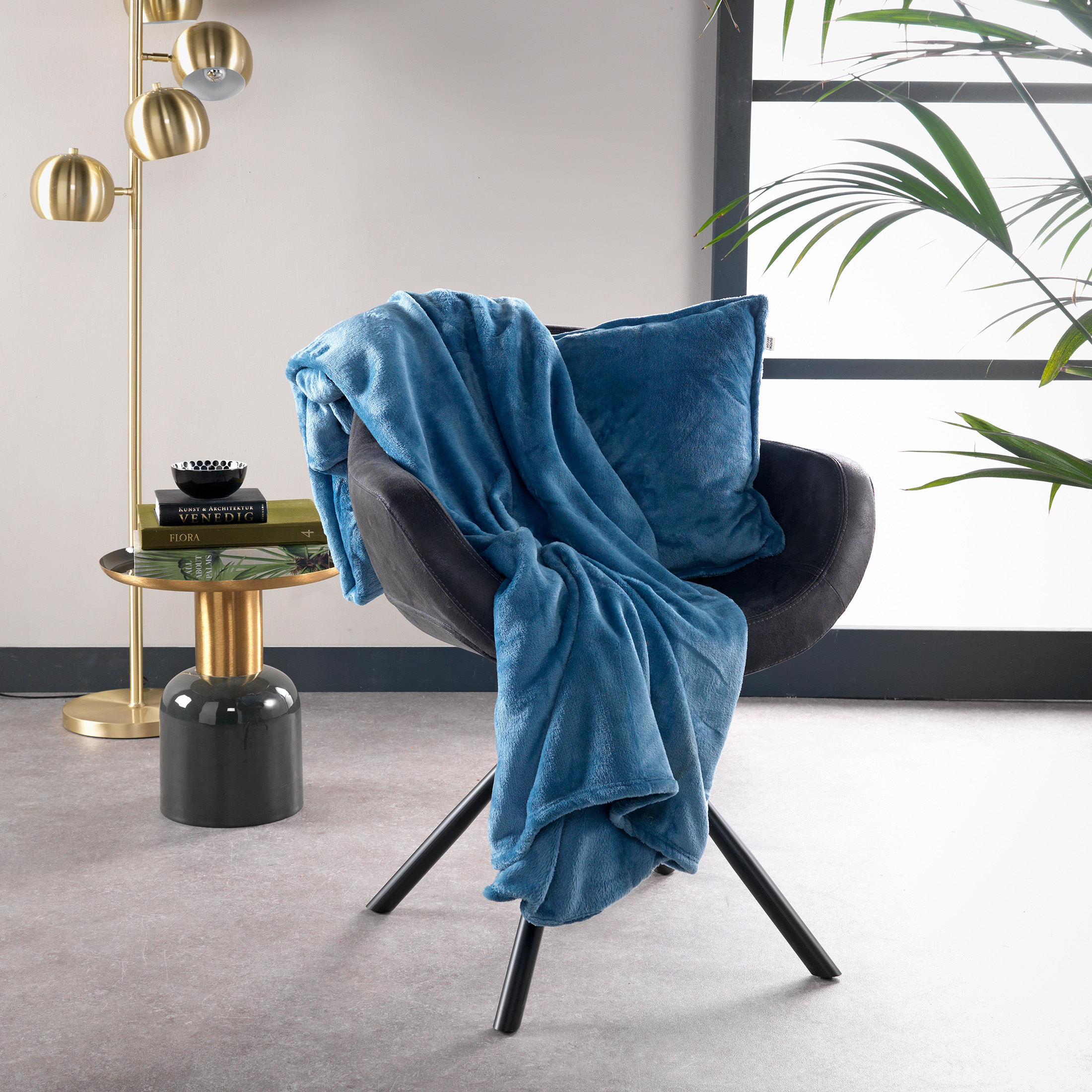Plaid en polyester Bleu Azur 150x200 (photo) Plaid en polyester Bleu Azur 150x200