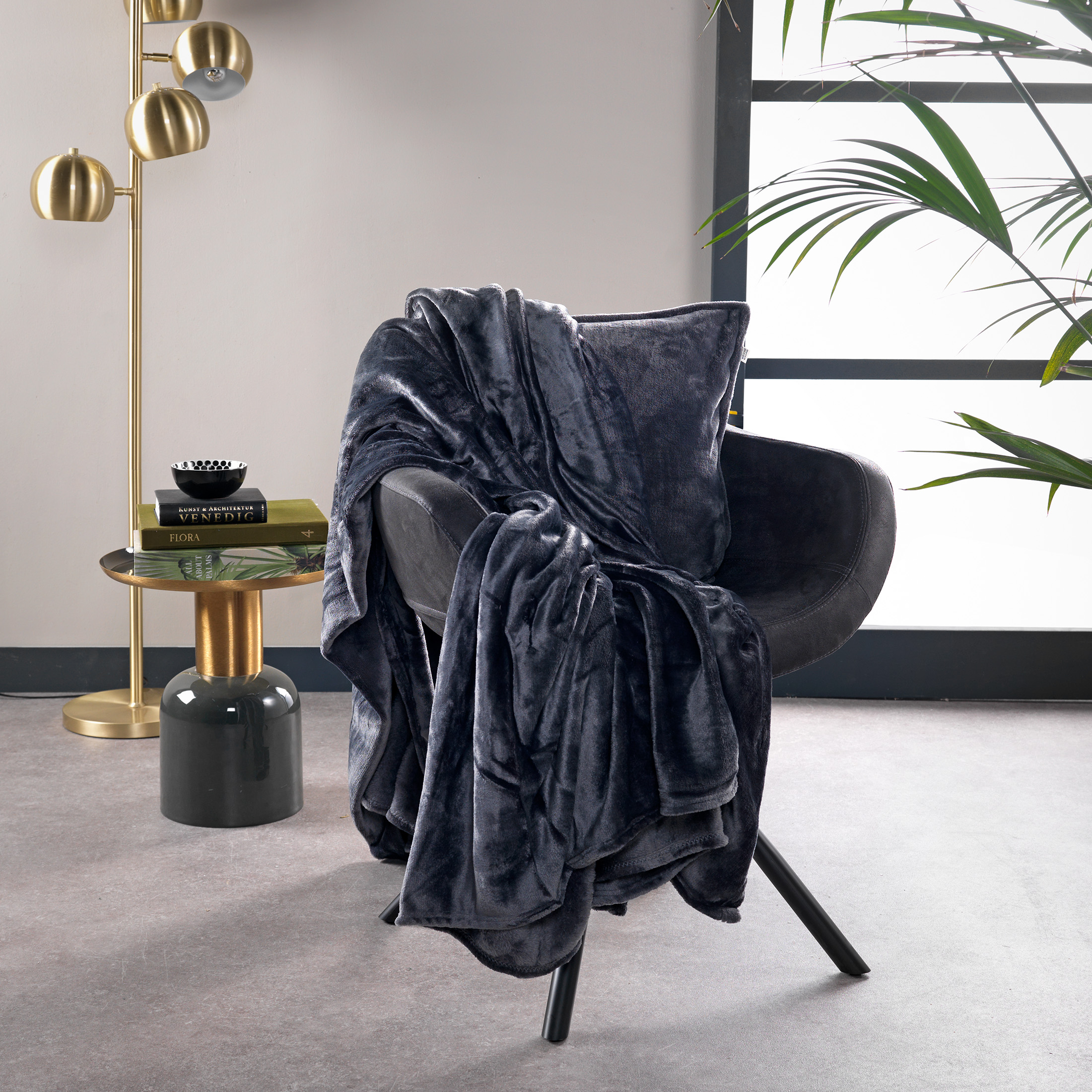 Plaid en polyester Anthracite 150x200 (photo) Plaid en polyester Anthracite 150x200