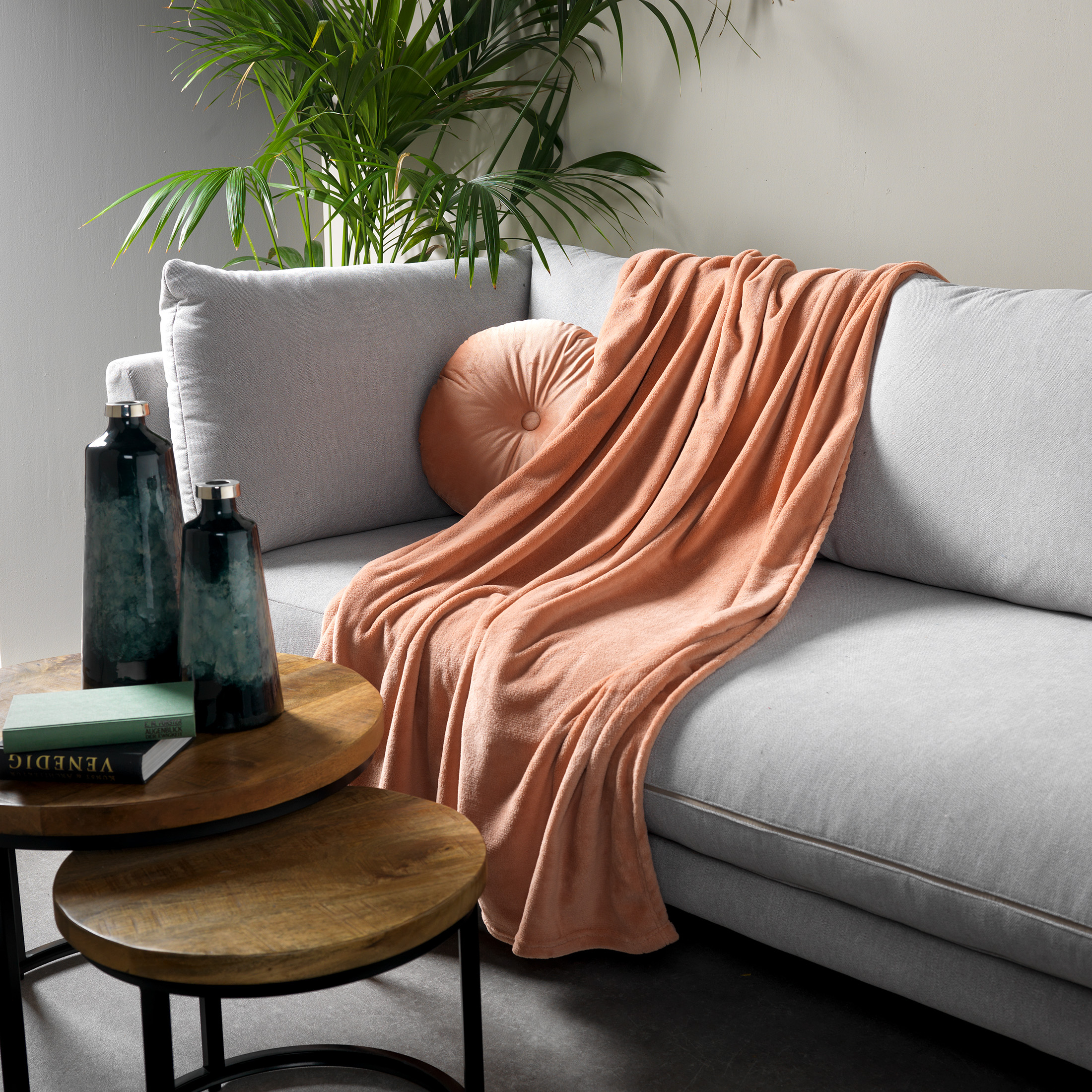 Plaid en polyester Rose saumon 150x200 (photo) Plaid en polyester Rose saumon 150x200