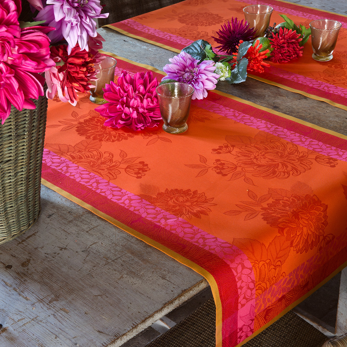 Chemin de table en coton capucine 55 x 200 (photo) Chemin de table en coton capucine 55 x 200