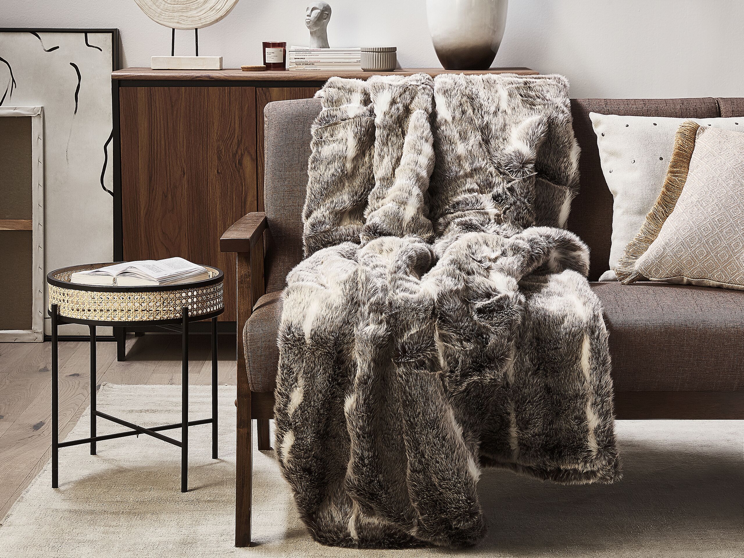 Plaid marron et blanc 150 x 200 cm (photo) Plaid marron et blanc 150 x 200 cm