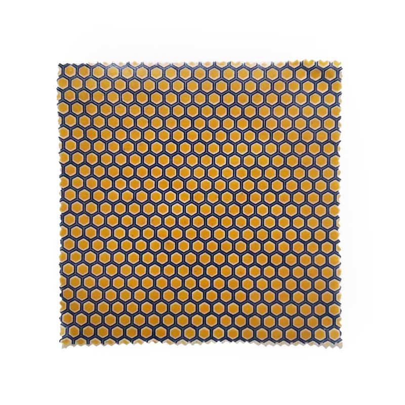 Bee wrap taille L coton, cire d'abeille jaune alvéole Bee wrap taille L coton, cire d'abeille jaune alvéole