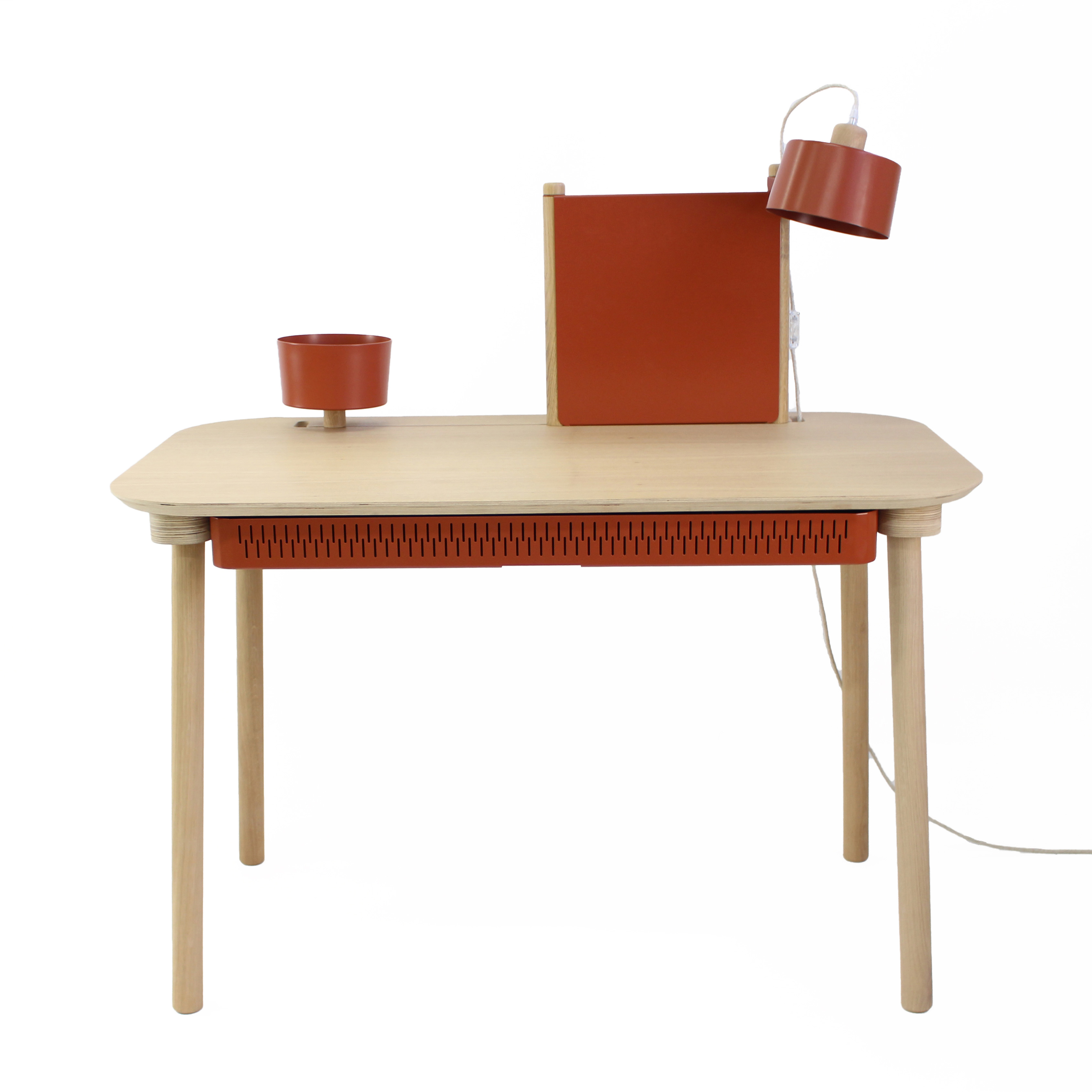 Bureau chêne avec tiroir, bol, lampe et séparateur terracotta