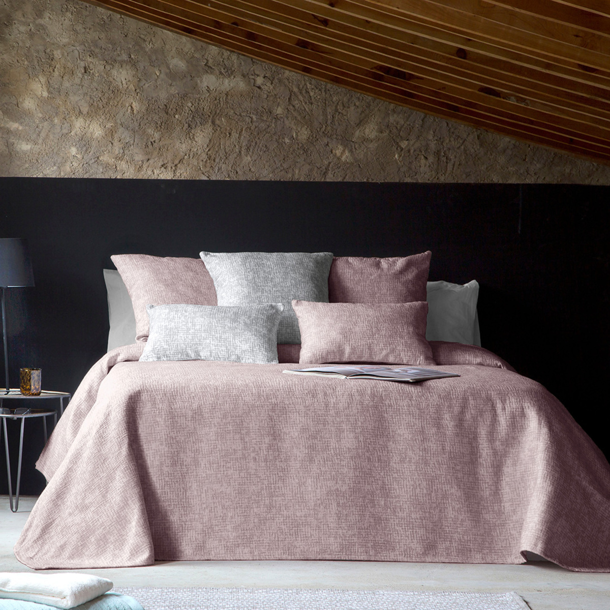 Couvre lit en 100% coton 180x270 cm mauve (photo) Couvre lit en 100% coton 180x270 cm mauve