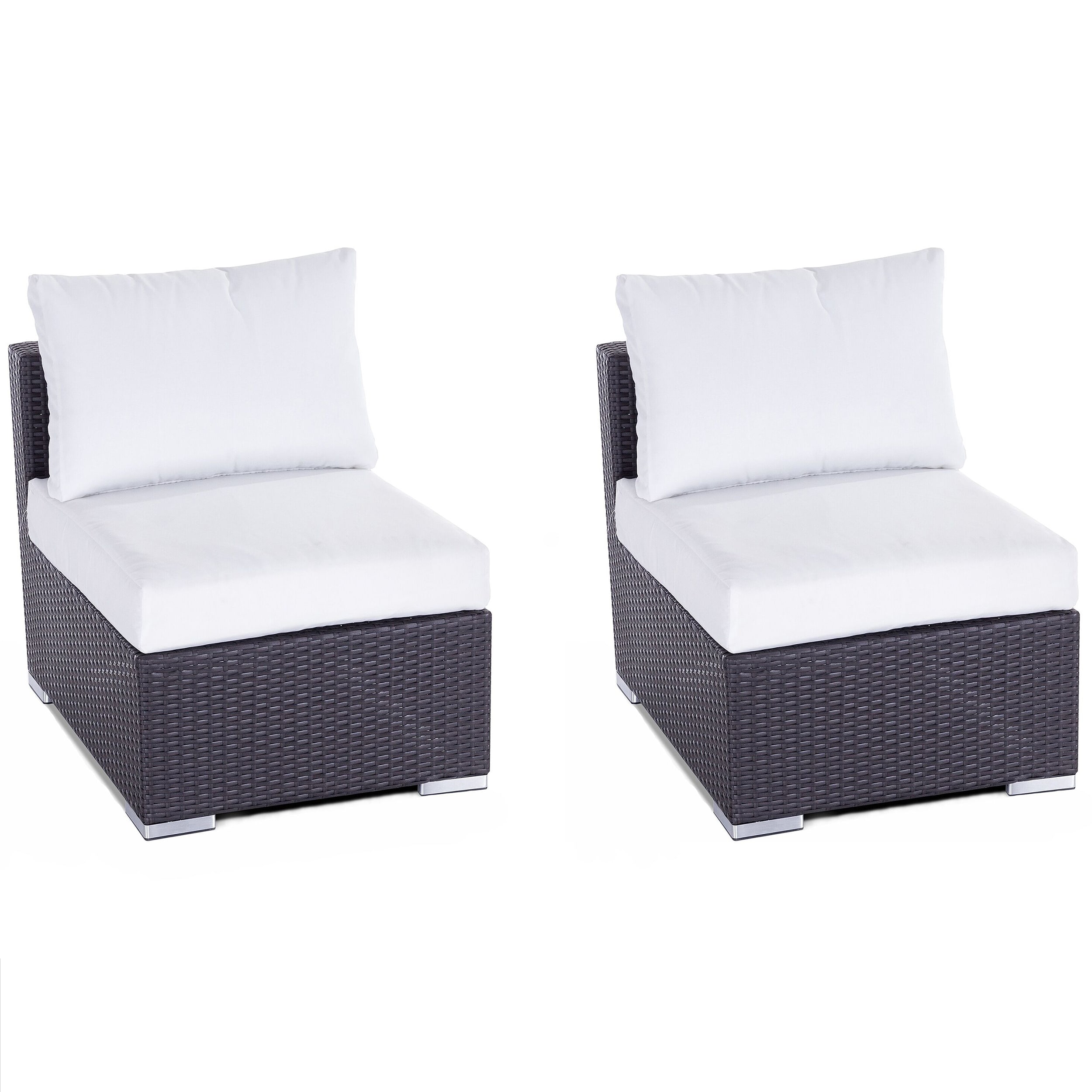 Lot de 2 fauteuils de jardin en rotin marron coussins blancs (photo) Lot de 2 fauteuils de jardin en rotin marron coussins blancs