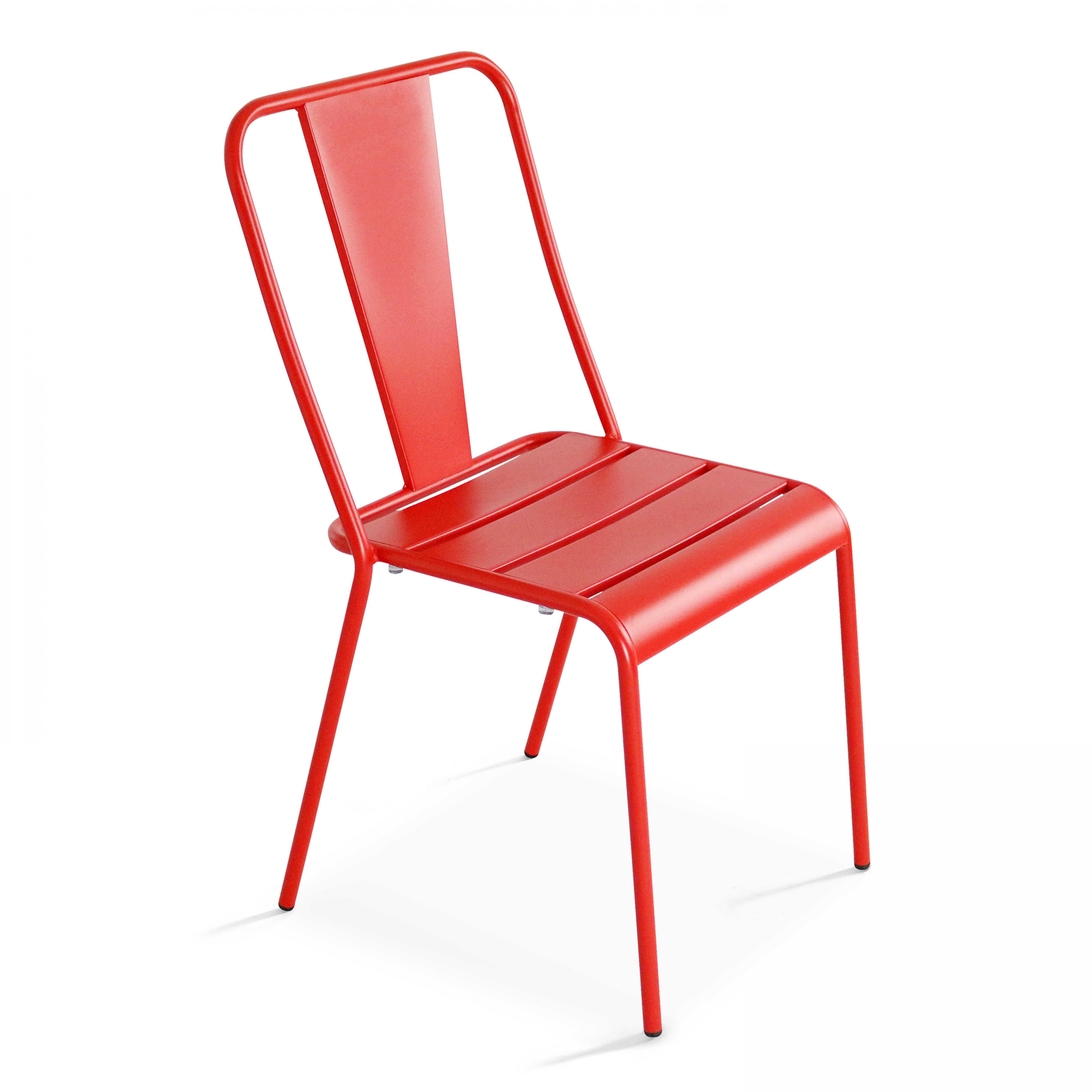 chaise de jardin en métal rouge