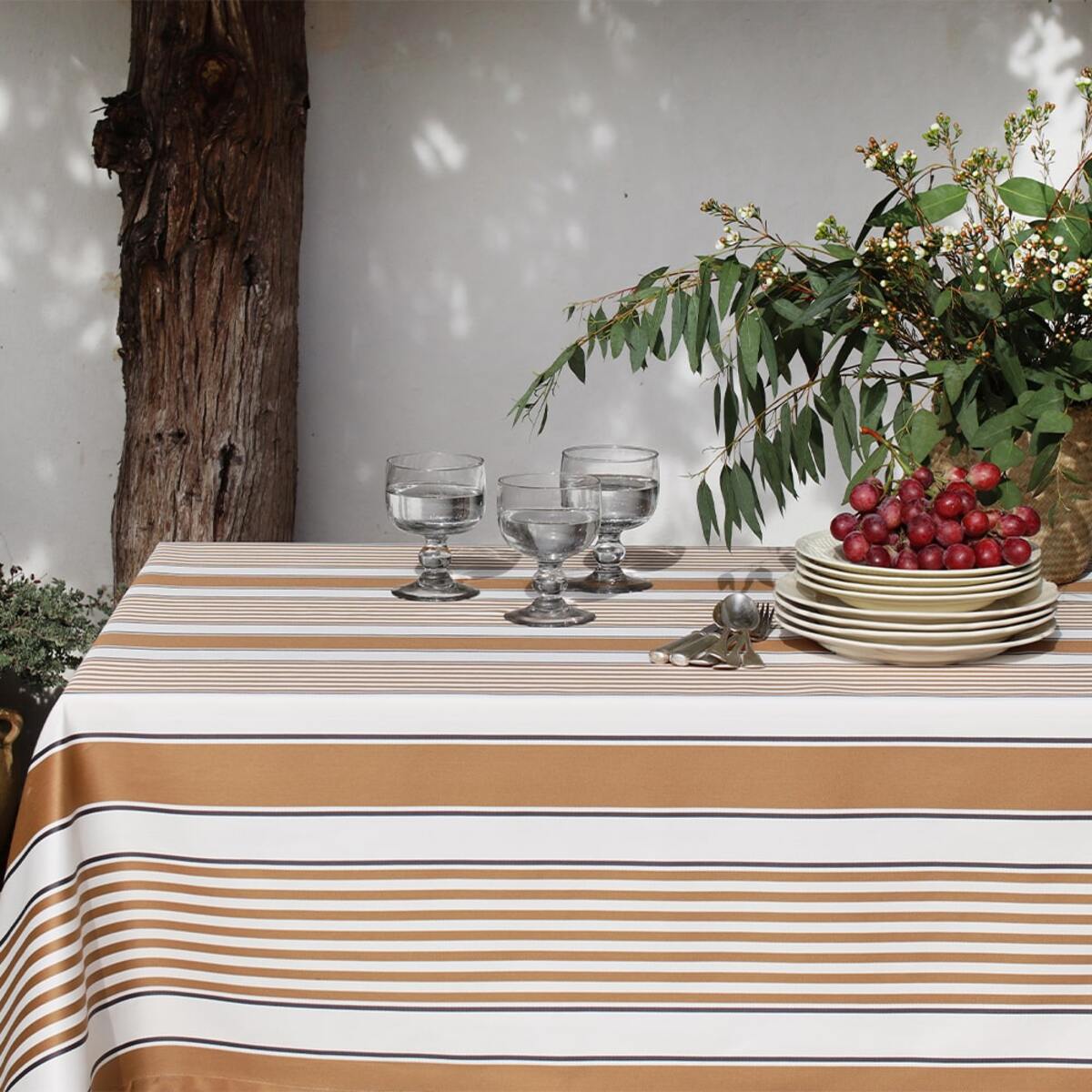 Nappe enduite marron 160x300 (photo) Nappe enduite marron 160x300
