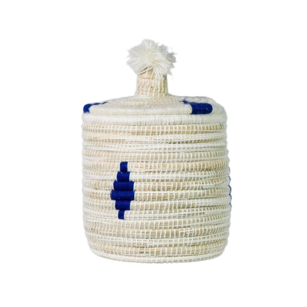 Boîte berbère en laine et osier à motif bleu Boîte berbère en laine et osier à motif bleu