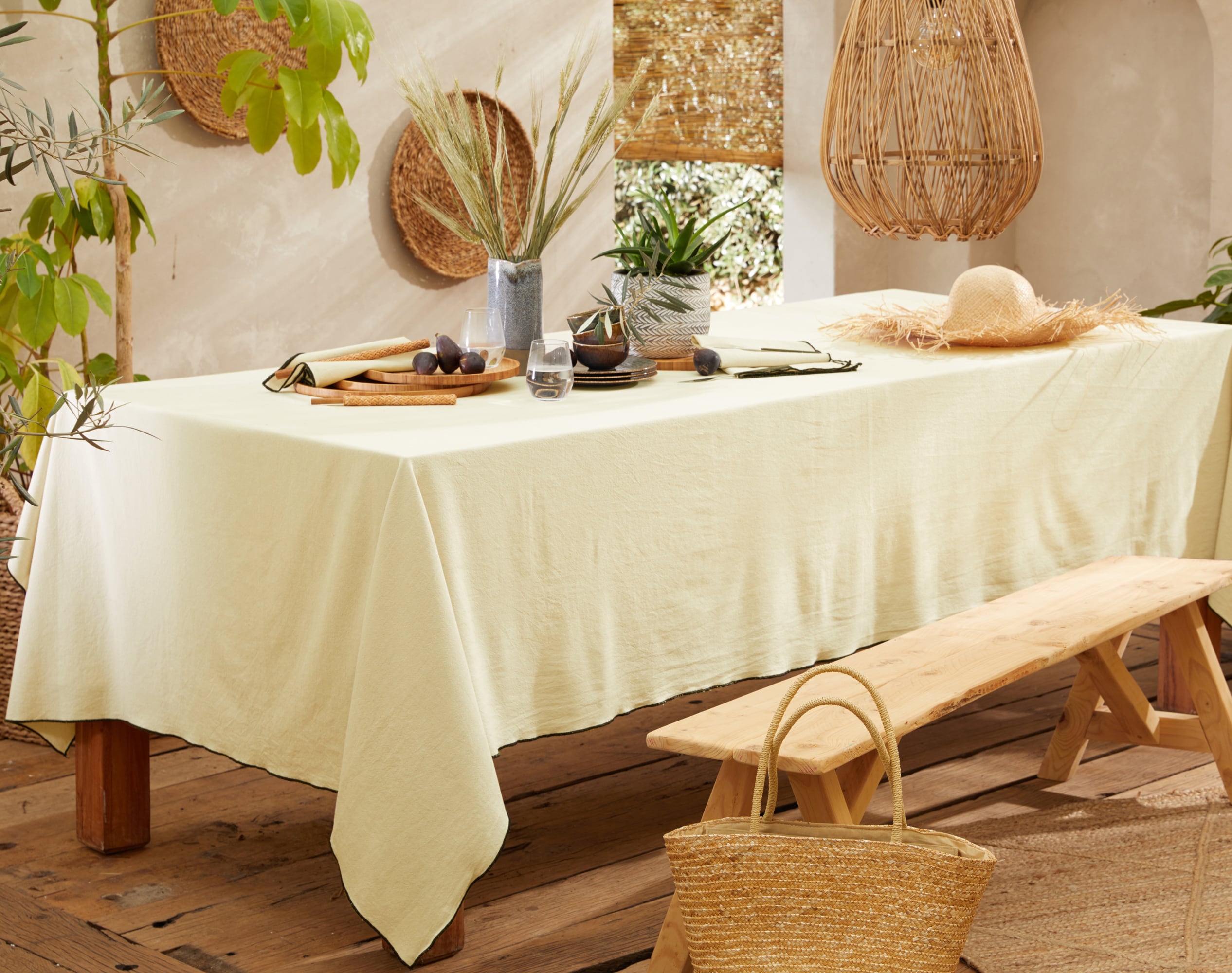Nappe rectangulaire beige en coton lavé 160x200 Nappe rectangulaire beige en coton lavé 160x200