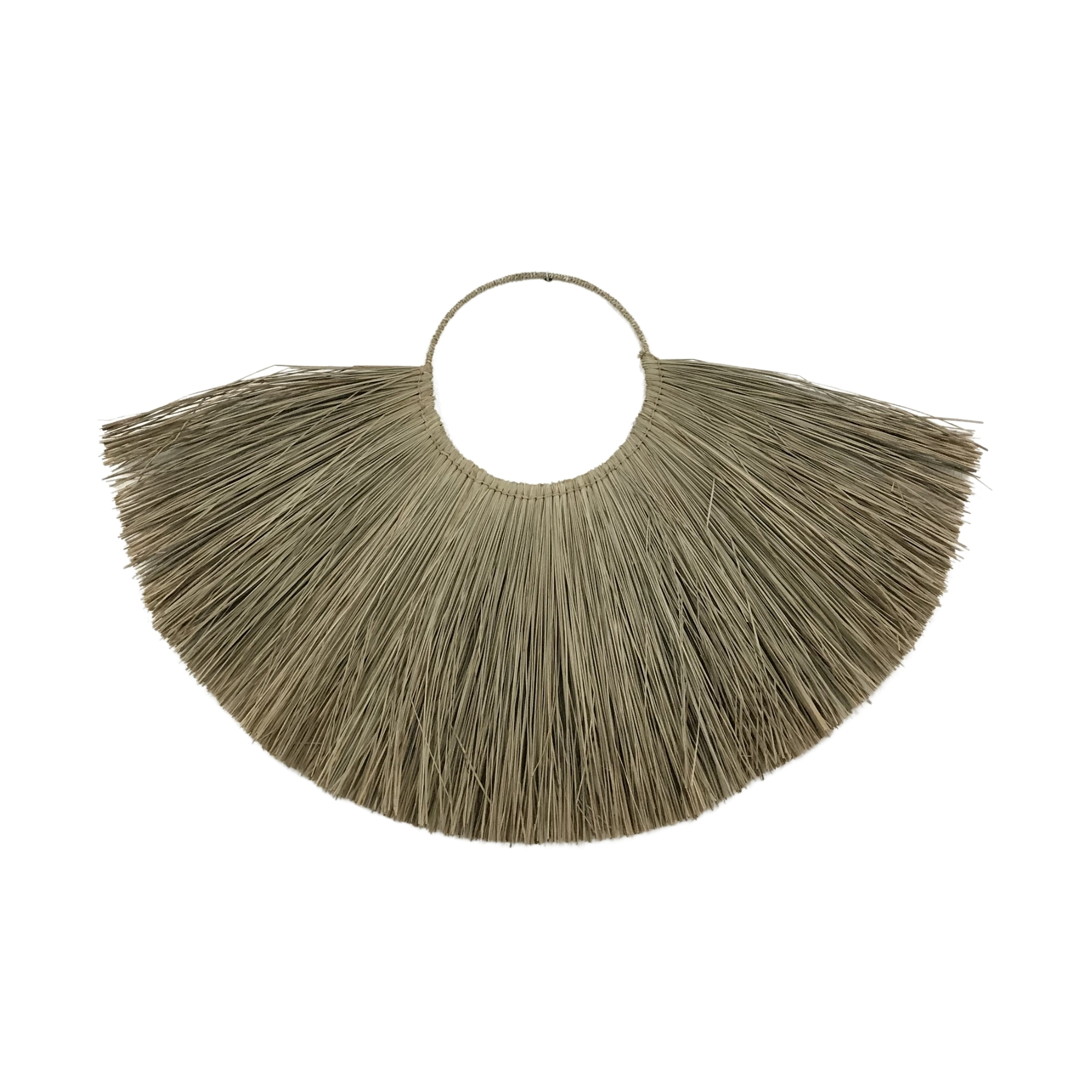 Collier mural en alang-alang (photo) Collier mural en alang-alang