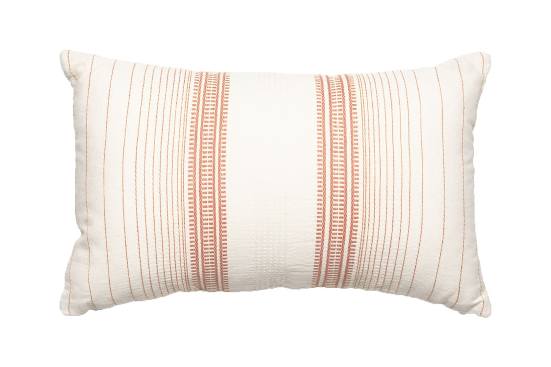 Coussin rayé en coton rose gold 30x50 Coussin rayé en coton rose gold 30x50