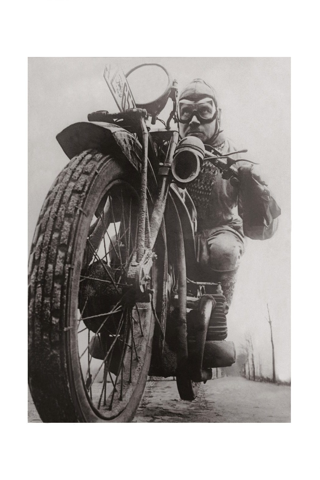 Photo ancienne noir et blanc moto n°29 cadre noir 30x45cm Photo ancienne noir et blanc moto n°29 cadre noir 30x45cm