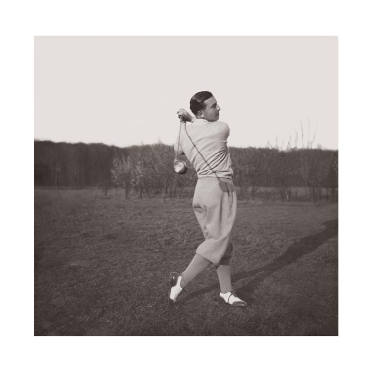 Photo ancienne noir et blanc golf n°67 cadre noir 70x70cm Photo ancienne noir et blanc golf n°67 cadre noir 70x70cm