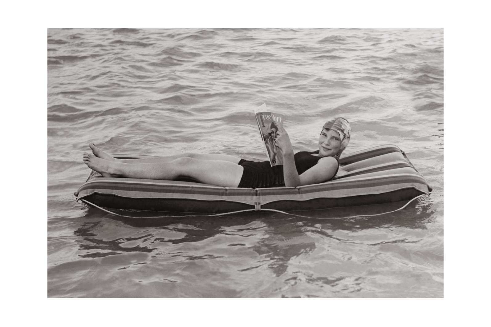 Photo ancienne noir et blanc mer n°79 cadre noir 60x90cm Photo ancienne noir et blanc mer n°79 cadre noir 60x90cm