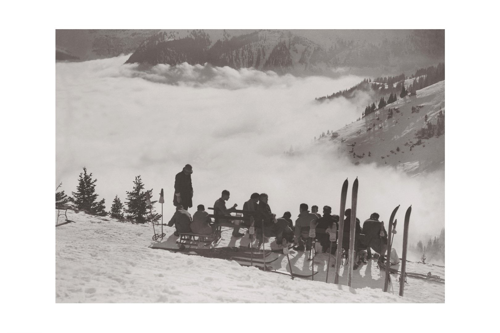 Photo ancienne noir et blanc montagne n°88 cadre noir 60x90cm Photo ancienne noir et blanc montagne n°88 cadre noir 60x90cm