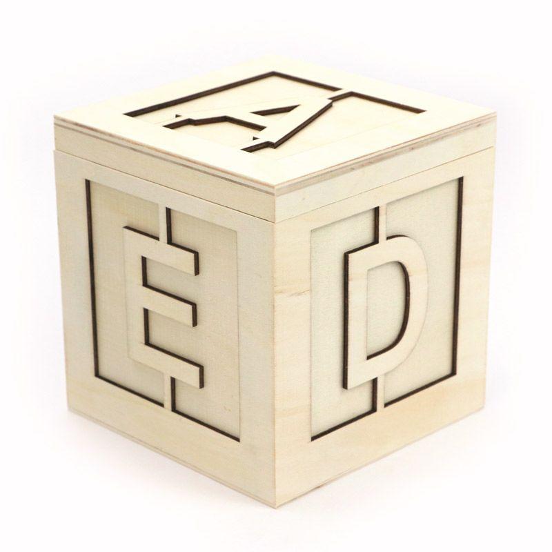Boîte carré en bois alphabet 13x13x13cm Boîte carré en bois alphabet 13x13x13cm