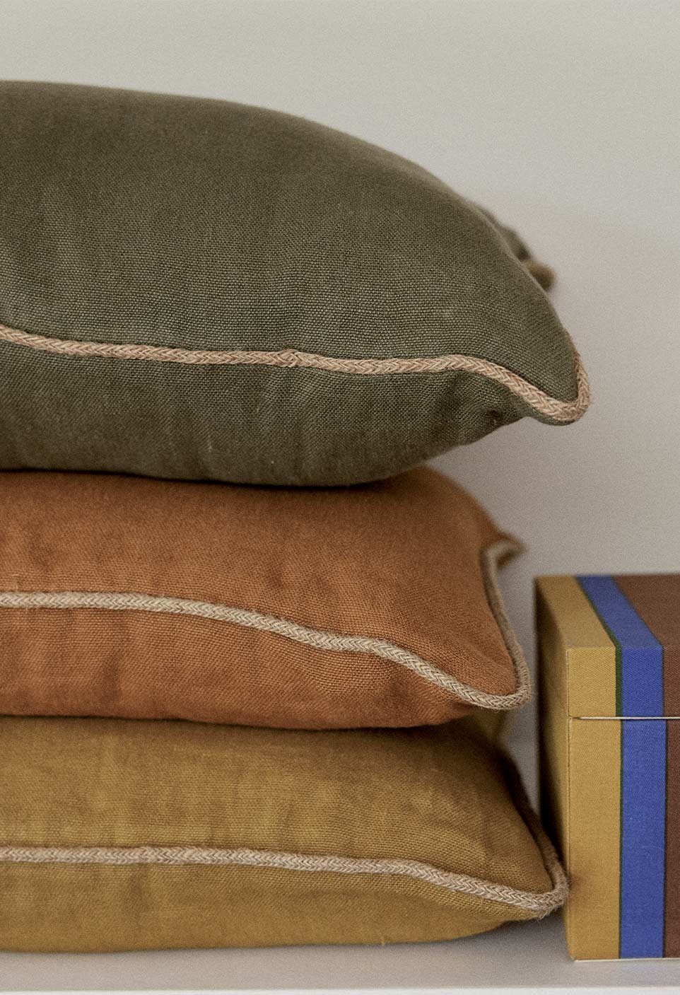 Housse de coussin en lin marron caramel 40x65 Housse de coussin en lin marron caramel 40x65