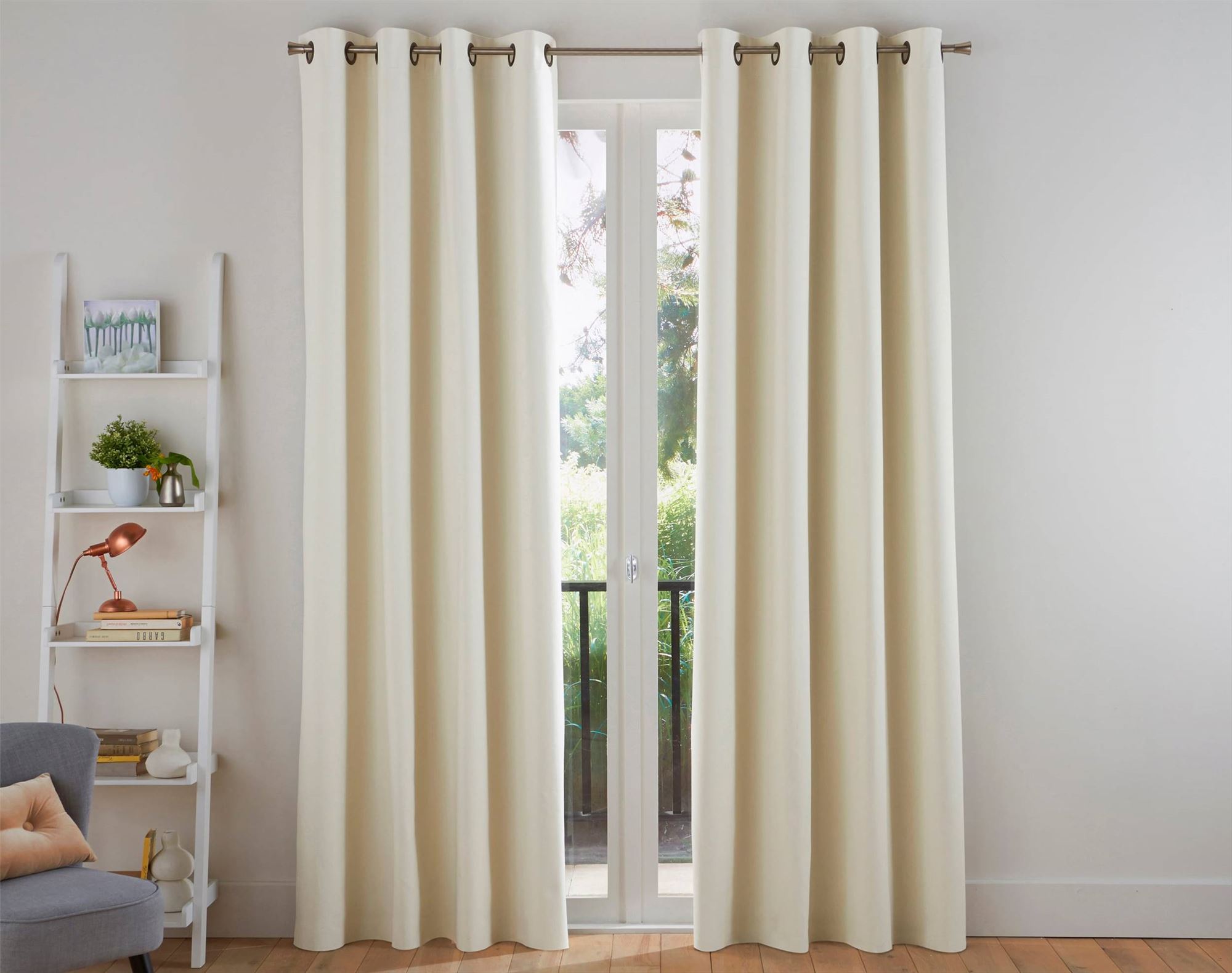 Rideau à l'unité monté sur œillet en coton beige 135x260 Rideau à l'unité monté sur œillet en coton beige 135x260