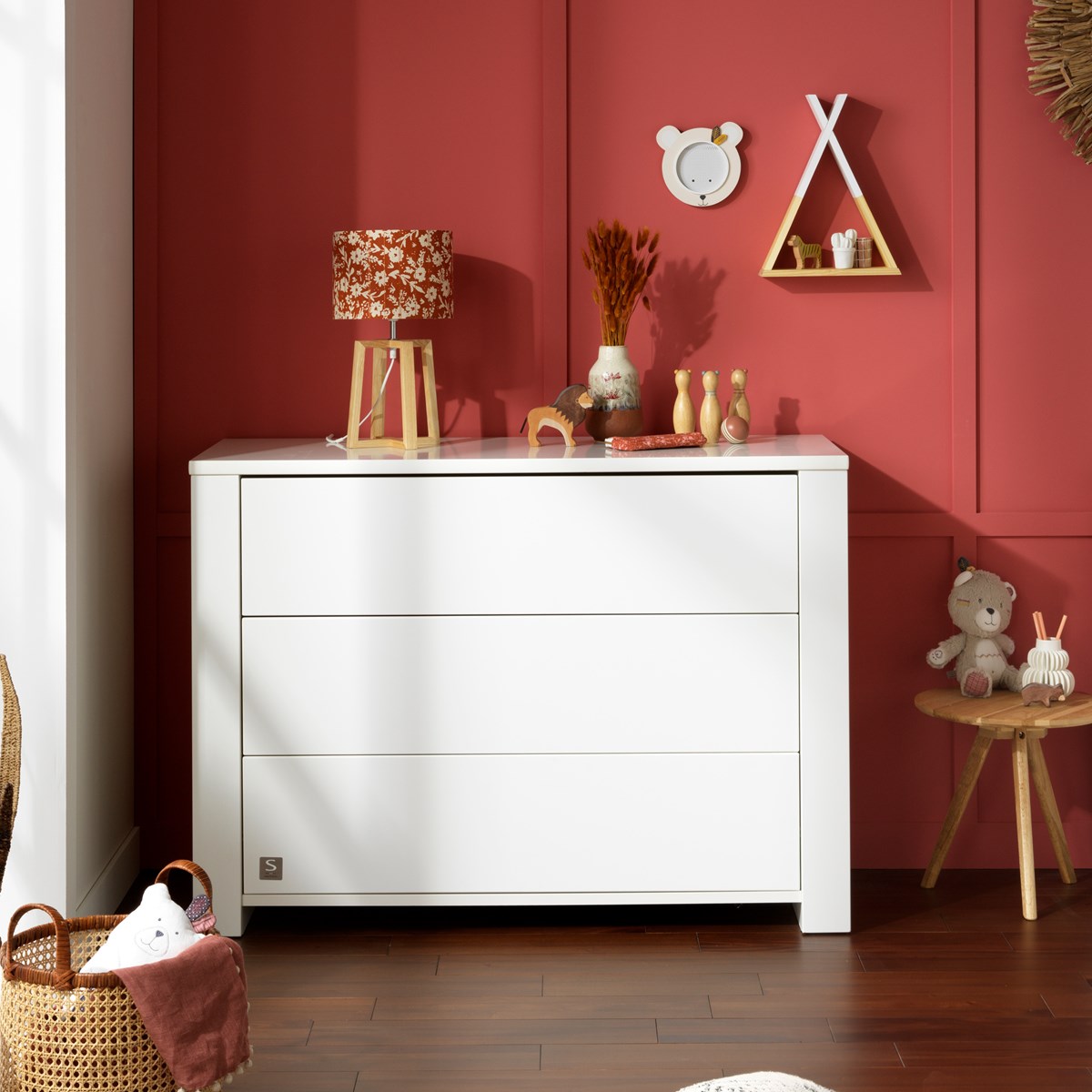 Commode 3 tiroirs en bois blanc Commode 3 tiroirs en bois blanc