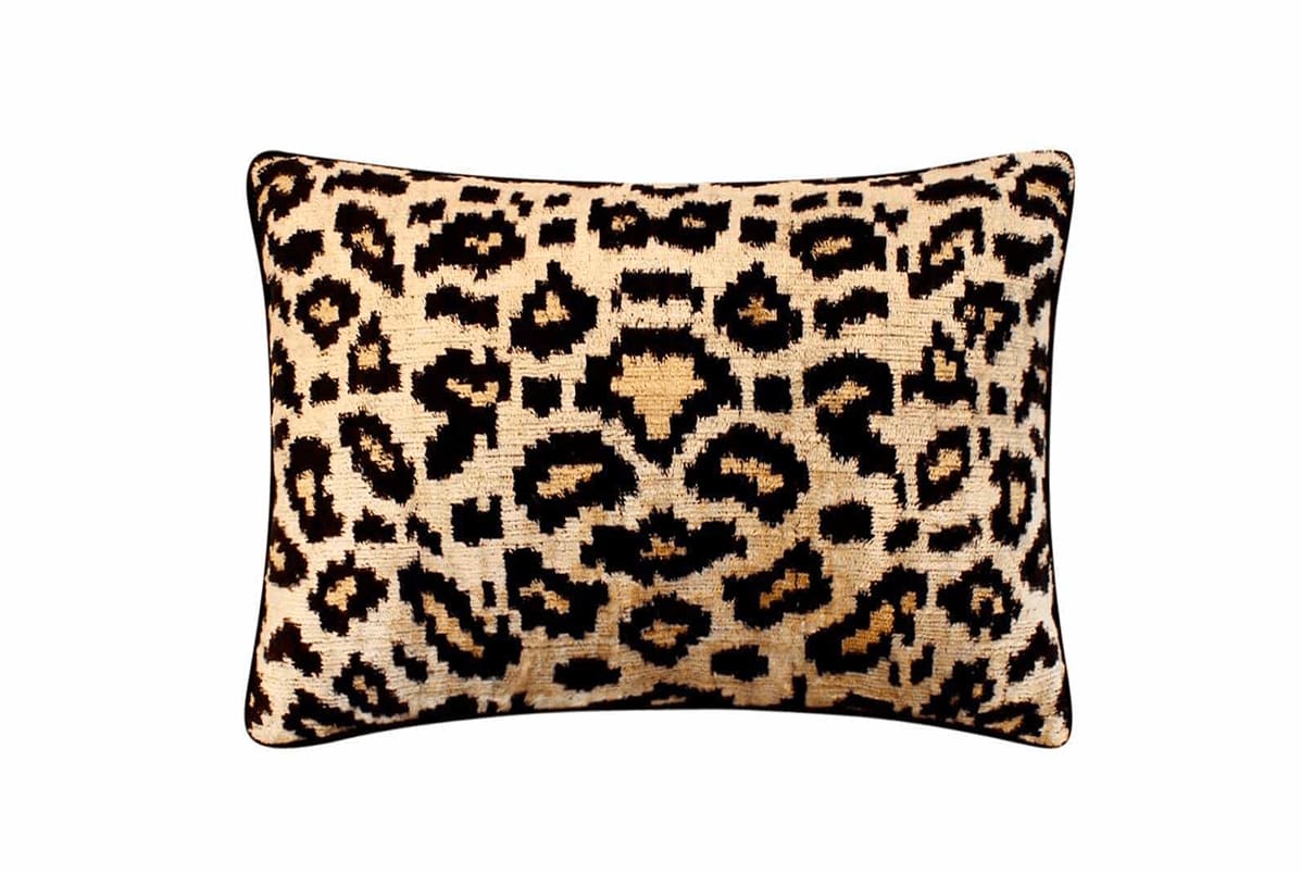 Housse de coussin double velours soie ikat 25x40 marron Housse de coussin double velours soie ikat 25x40 marron