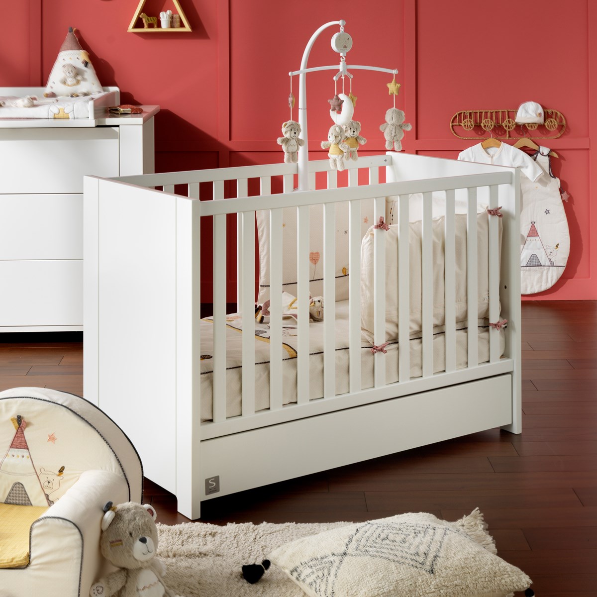 Lit bébé 120x60 en bois blanc Lit bébé 120x60 en bois blanc