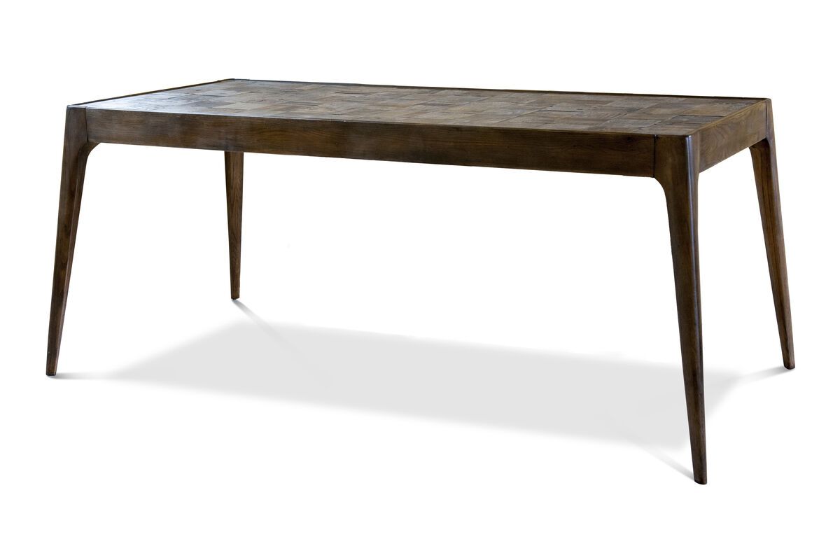 Table à diner en bois marron Table à diner en bois marron