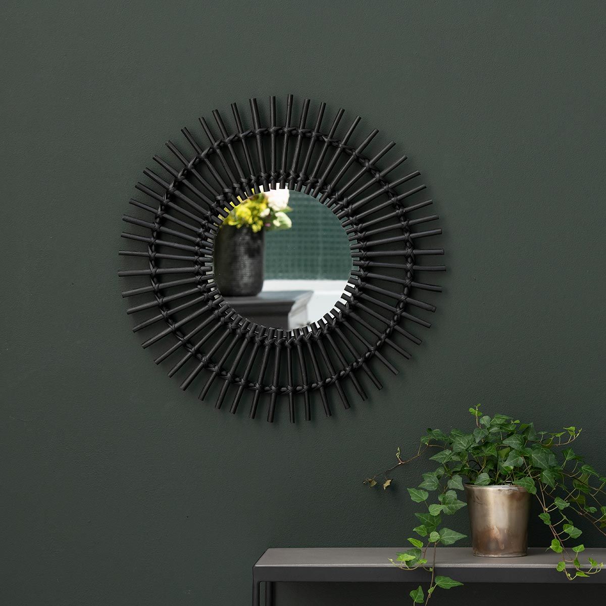 Miroir rond en rotin forme soleil noir