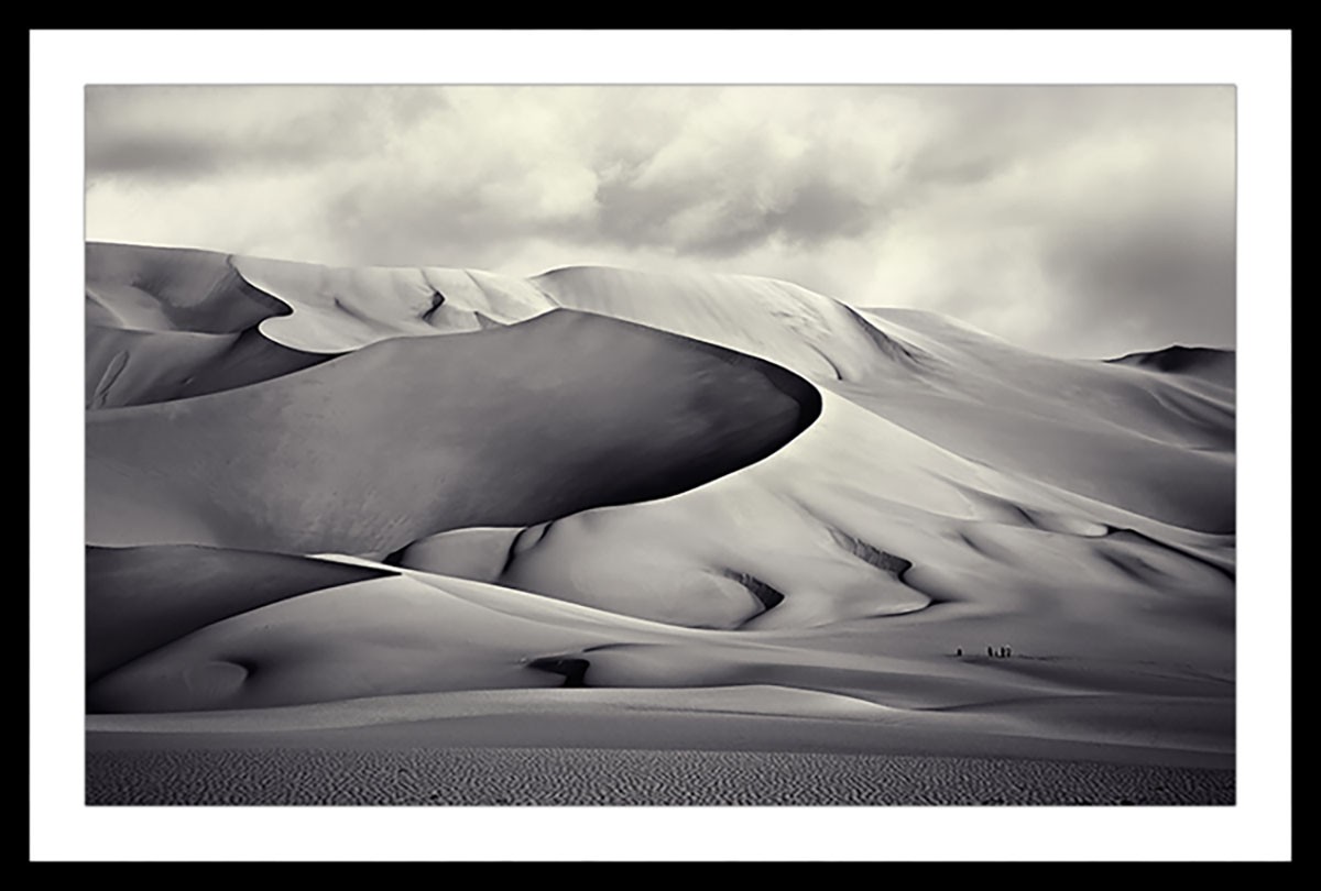 Affiche paysage désert du ténéré Affiche sous cadre noir Affiche paysage désert du ténéré Affiche sous cadre noir