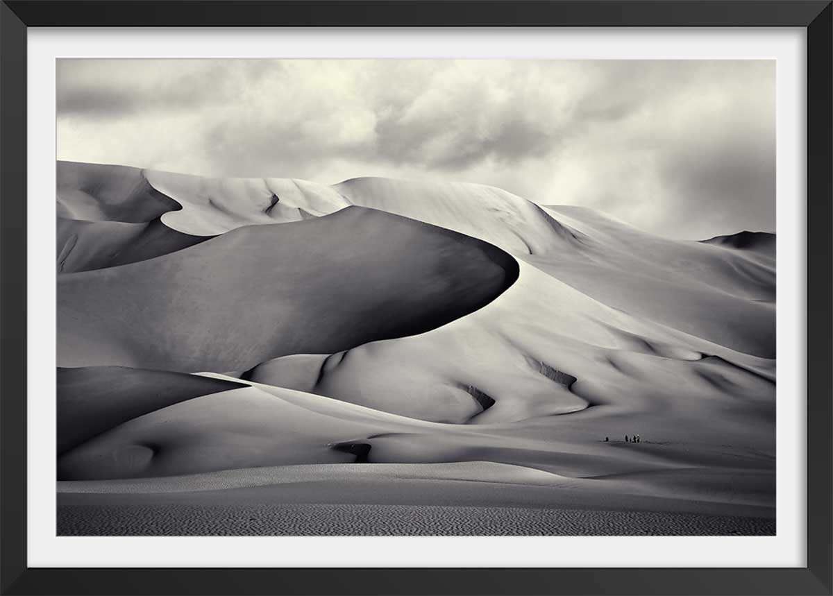 Affiche paysage désert du ténéré Affiche sous cadre noir Affiche paysage désert du ténéré Affiche sous cadre noir