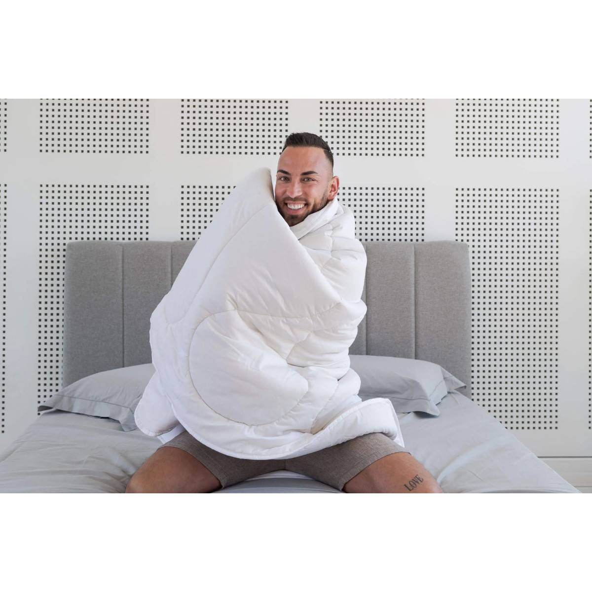 Couette été légère 200g/m² - enveloppe coton bio - 240 x 220 Couette été légère 200g/m² - enveloppe coton bio - 240 x 220