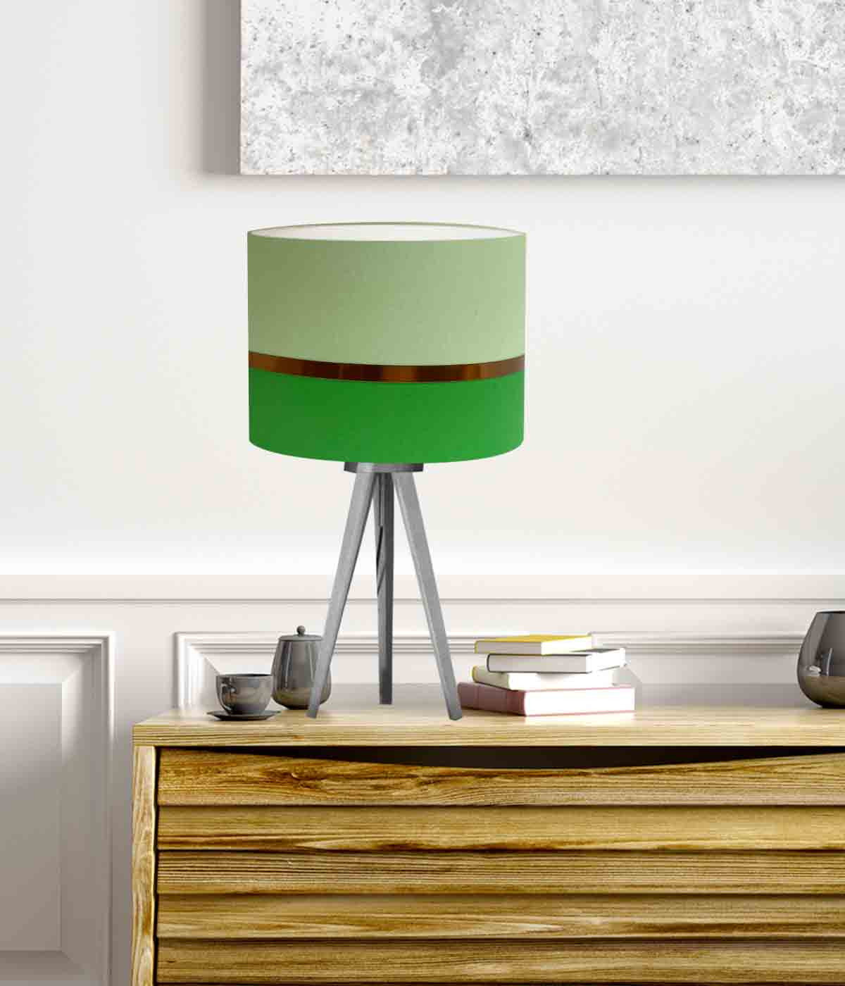 Abat-jour chevet bicolore vert électrique T 25 x H 18 Abat-jour chevet bicolore vert électrique T 25 x H 18