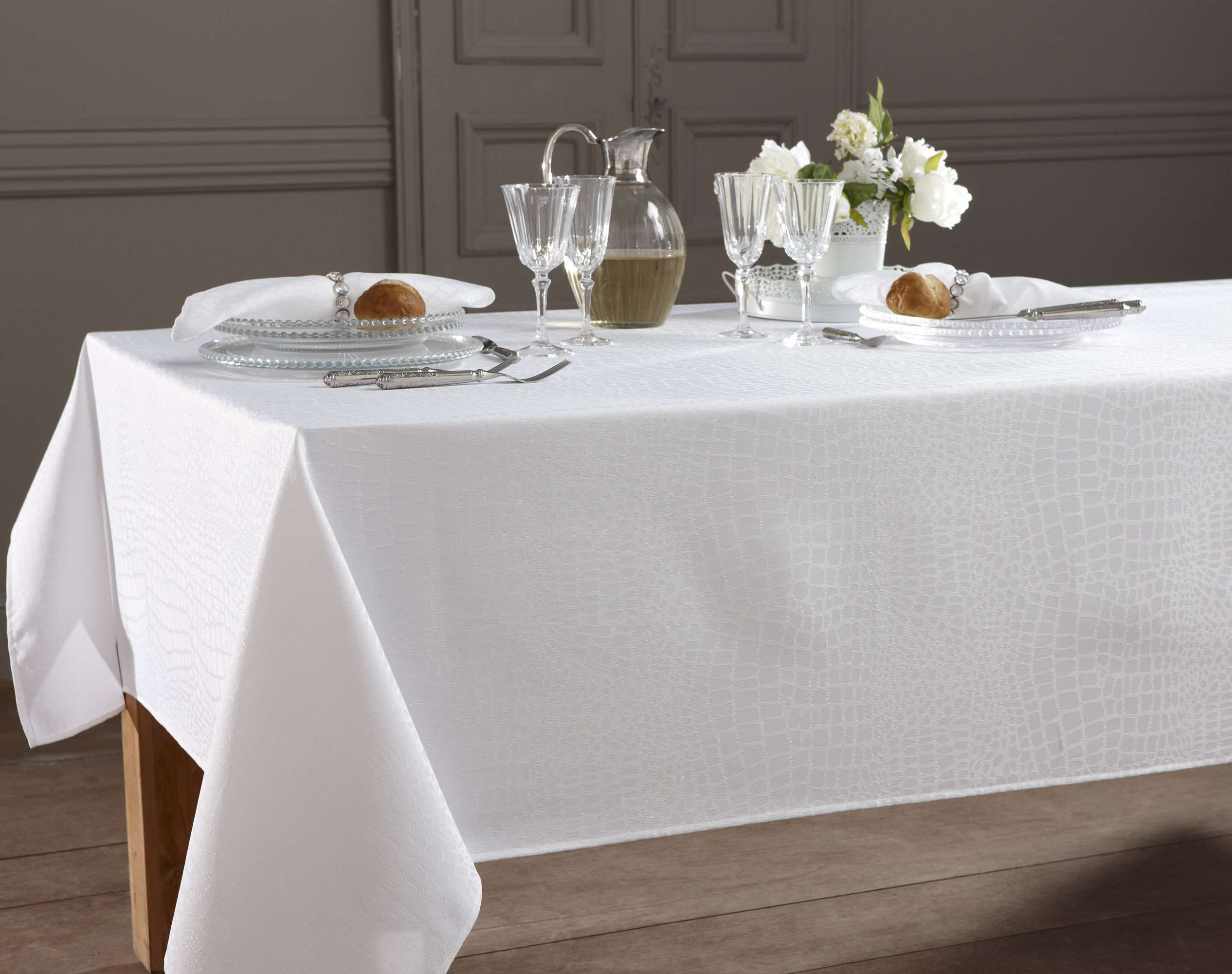 nappe rectangulaire 150x250 blanche en polyester