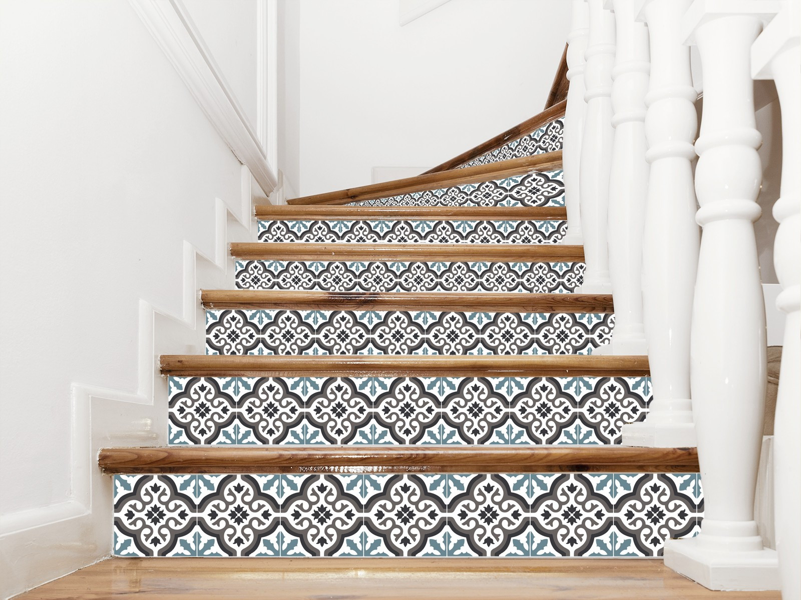 Contremarches adhésives trianon bleu 15cmx4m Contremarches adhésives trianon bleu 15cmx4m