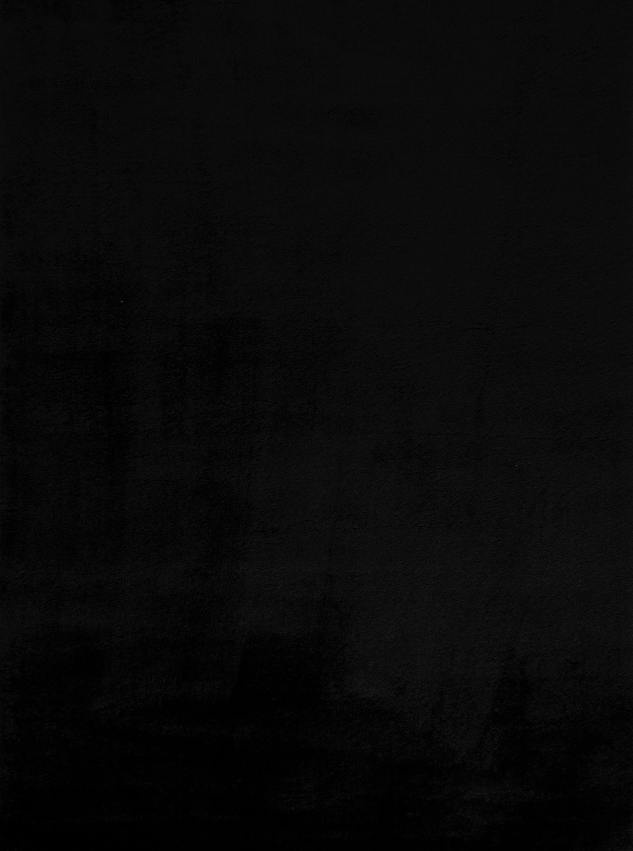 Tapis en polyester brillant motif uni noir 67x90