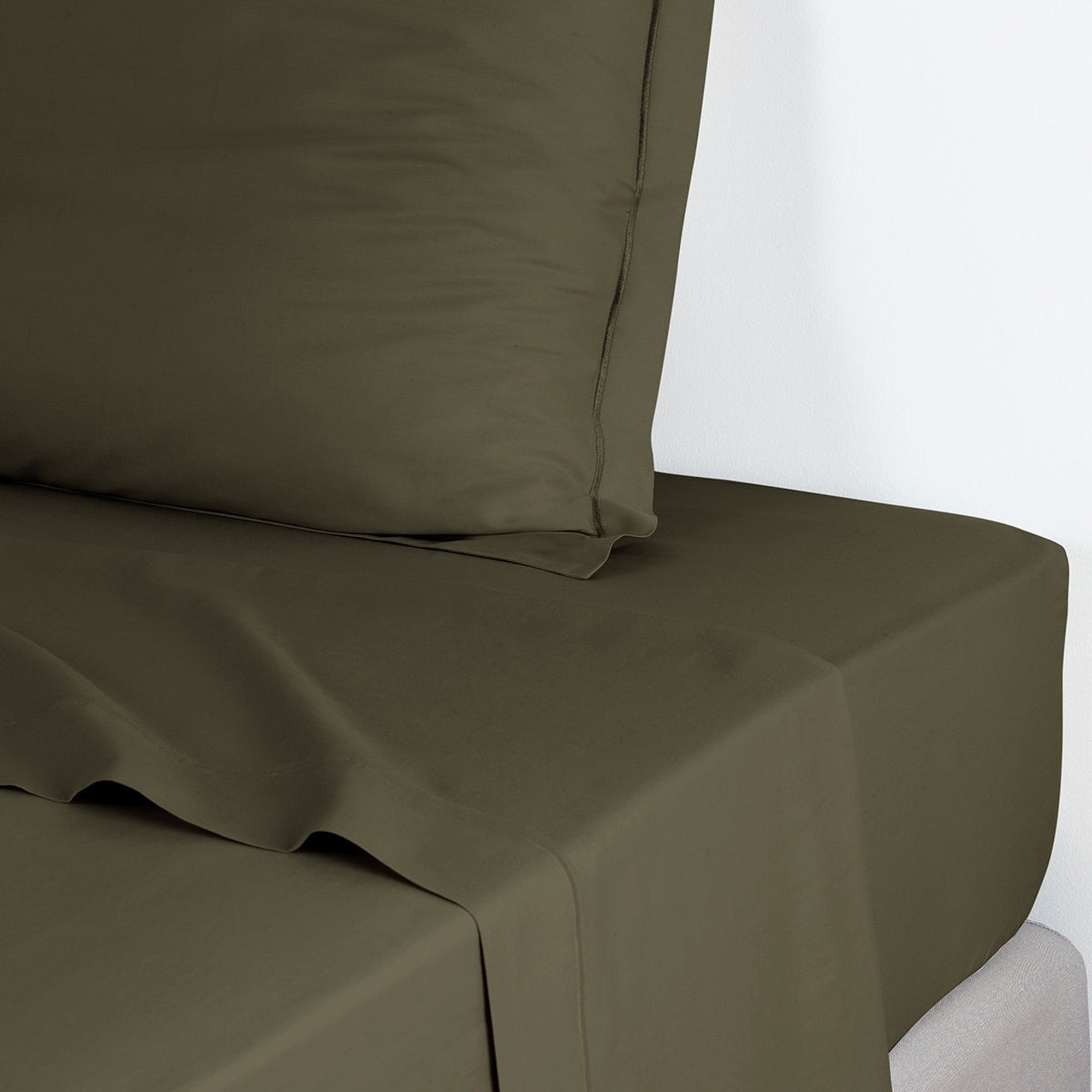 Drap plat en satin de coton 240x300 Vert kaki Drap plat en satin de coton 240x300 Vert kaki