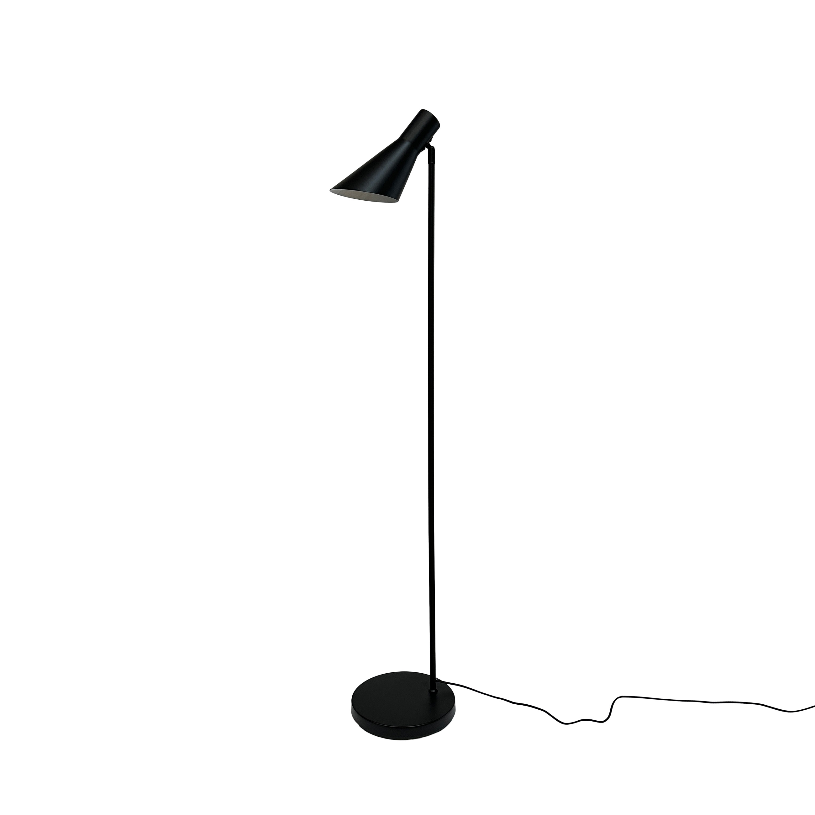 Lampadaire en métal noir mat