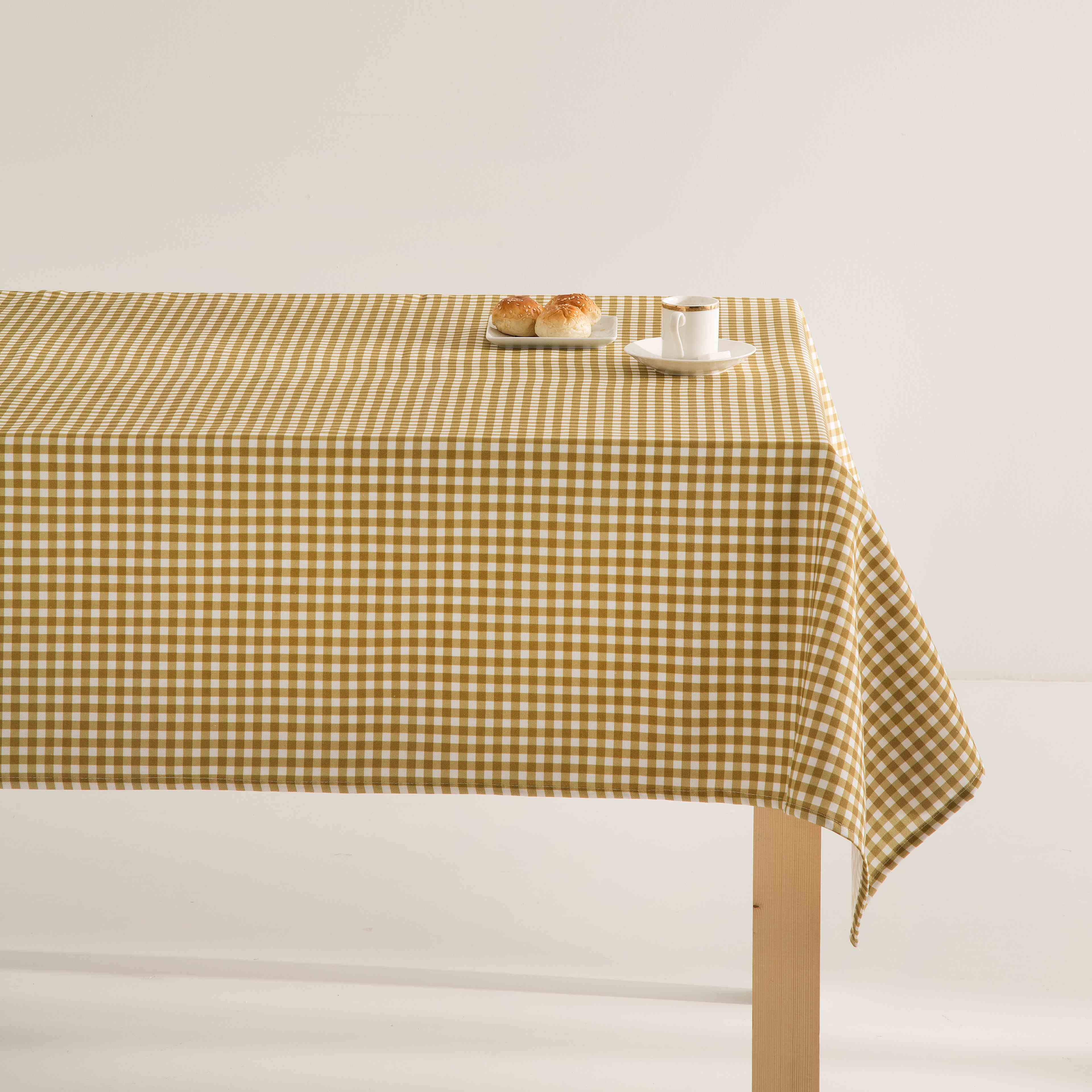 nappe imprimée or avec traitement anti-taches en coton 140x240 cm