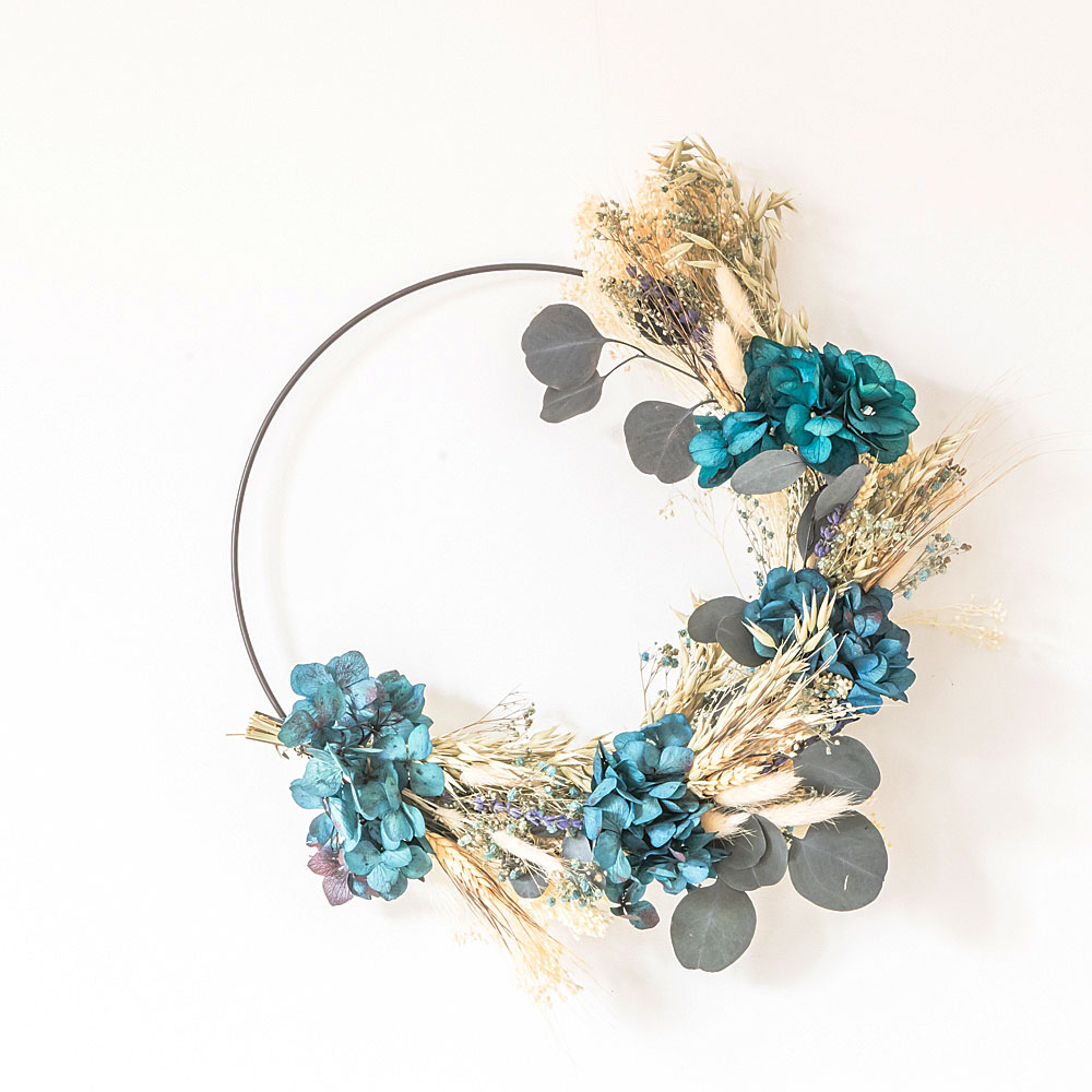 Couronne murale de fleurs séchées Holly Diamètre 20 cm.